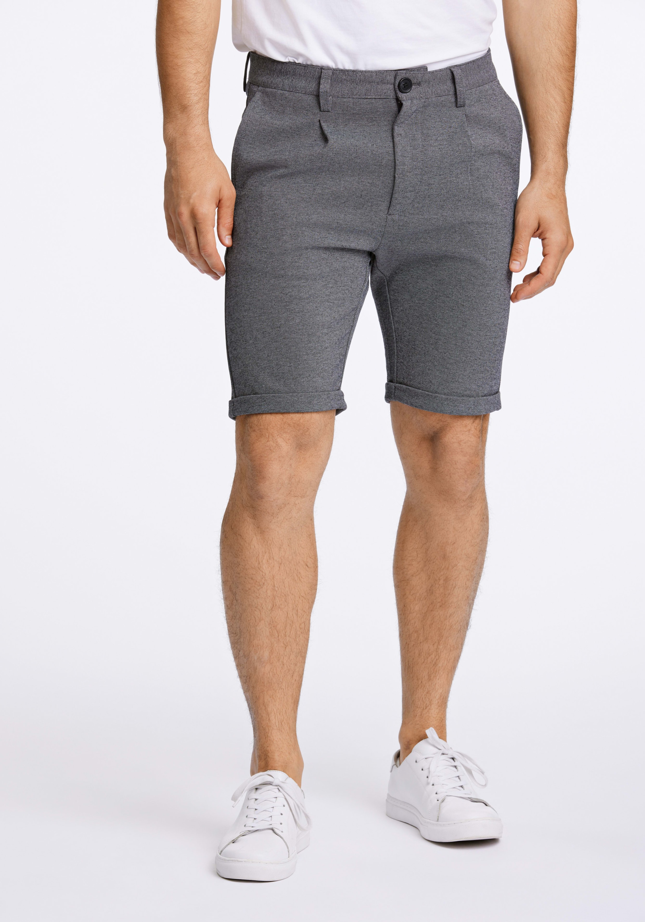 LINDBERGH Chinoshorts  im Slim Fit und mit Viskose und Stretch