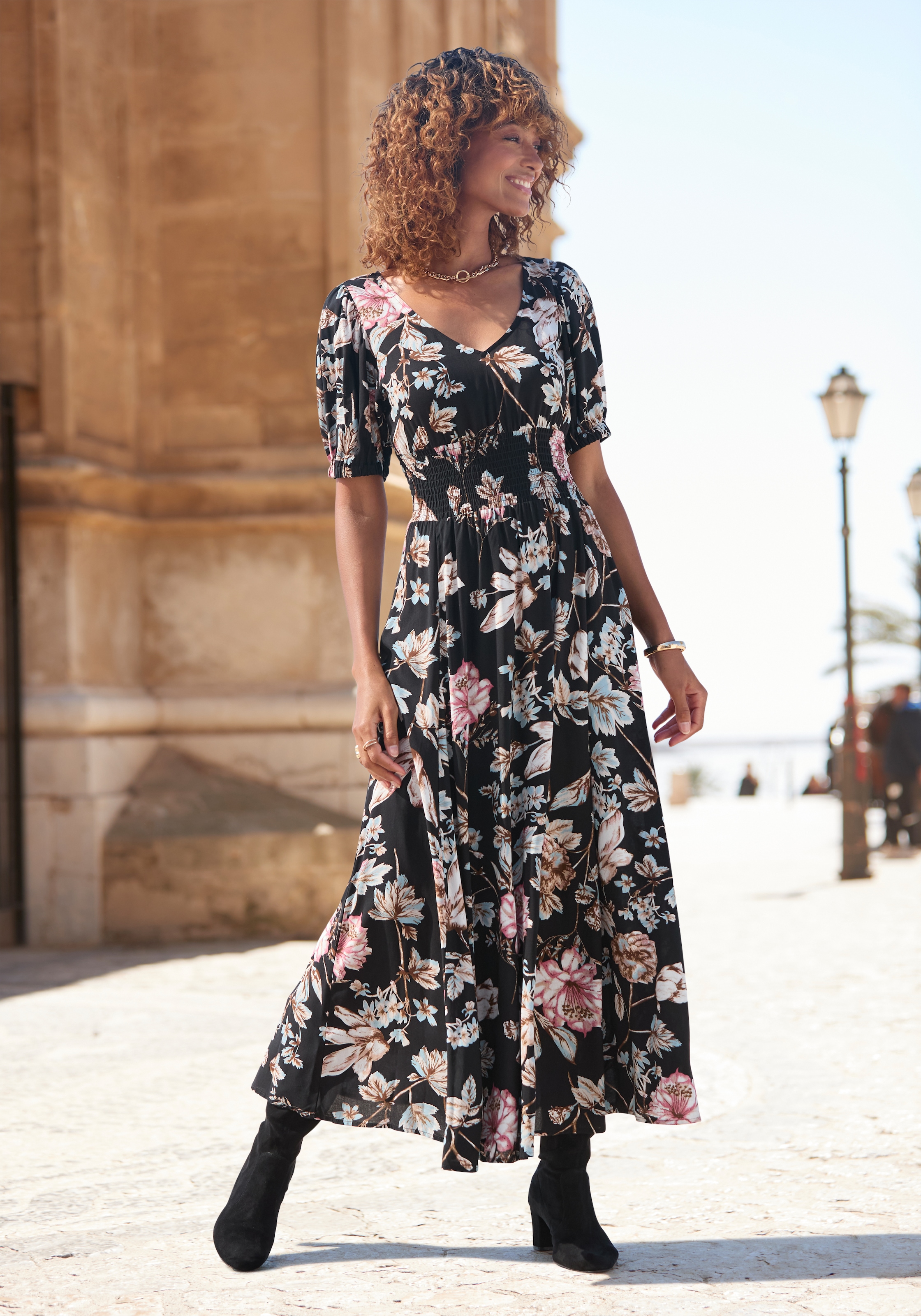 LASCANA Maxikleid, mit Blumendruck und leichten Puffärmeln, Sommerkleid, casual-elegant