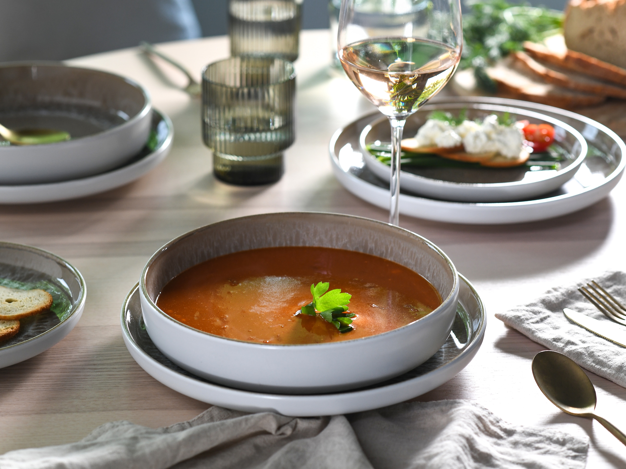 OTTO home Teller-Set »modernes Teller Set, Service Novalee« hohe Haltbarkeit, spülmaschinen- & mikrowellengeeignet, Reaktivglasur