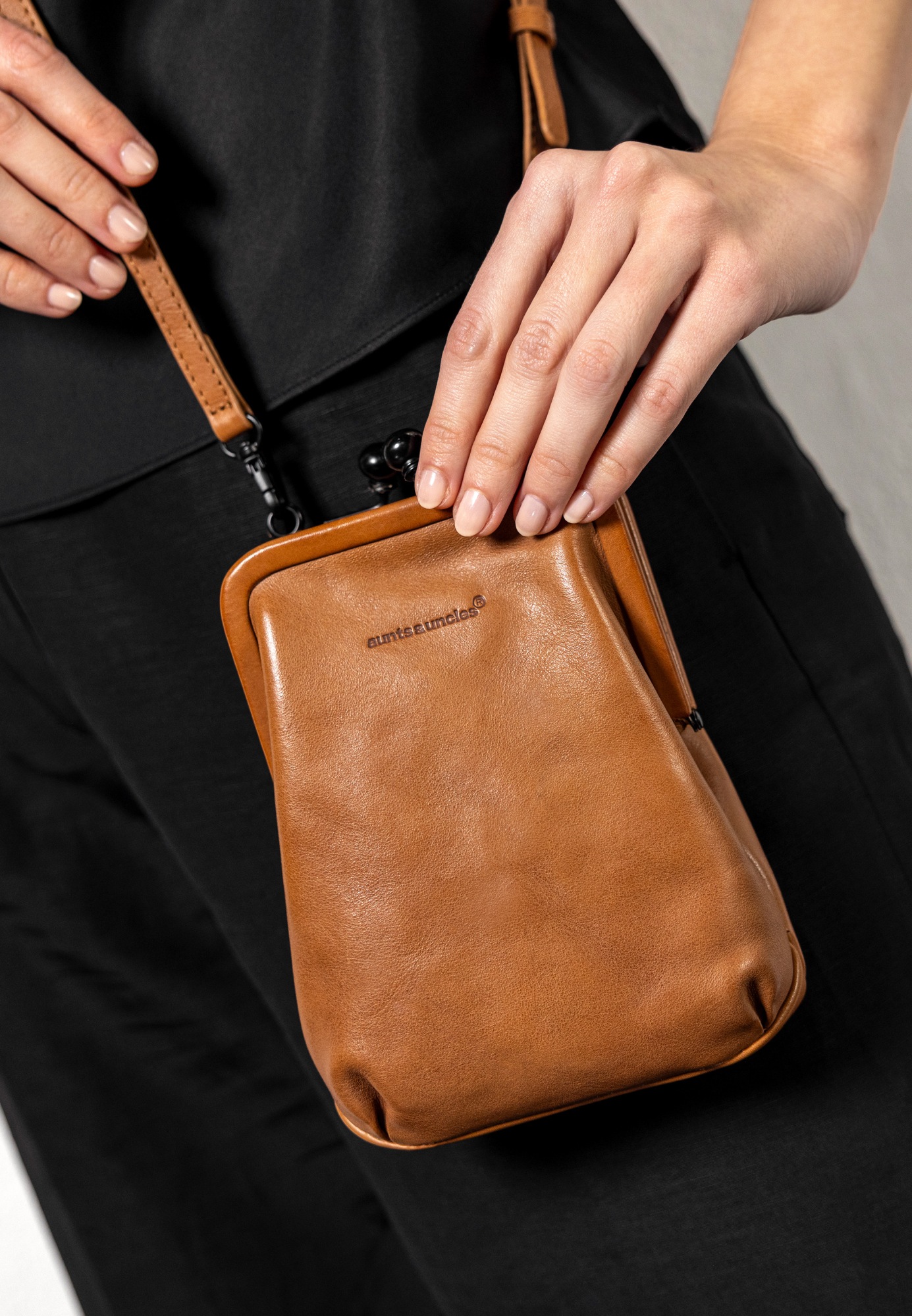 aunts & uncles Umhängetasche »Phone bag Mrs. Sugar Pop«