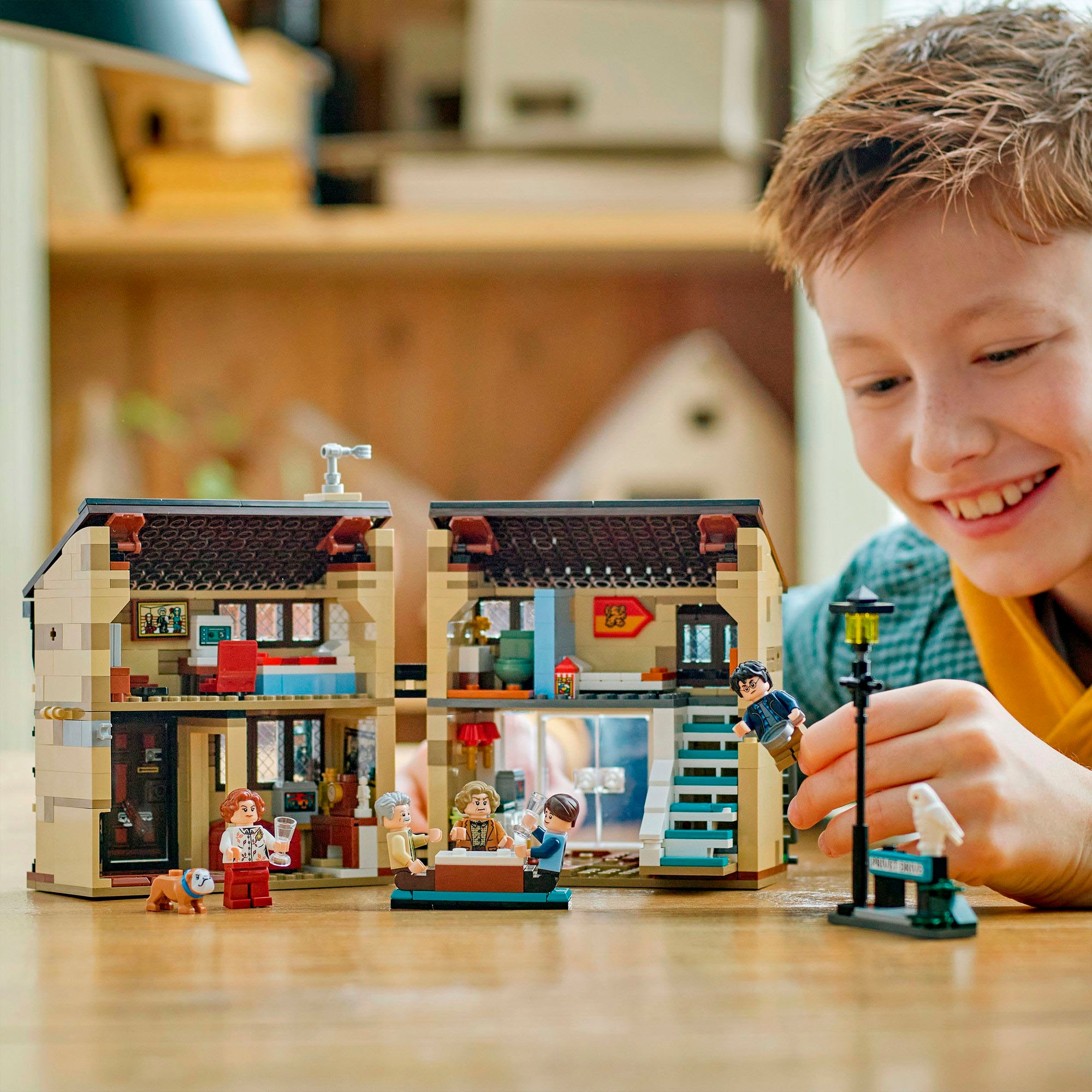 LEGO® Konstruktionsspielsteine »Ligusterweg: Tante Magdas Besuch (76451), LEGO Harry Potter™«, (639 St.), Made in Europe