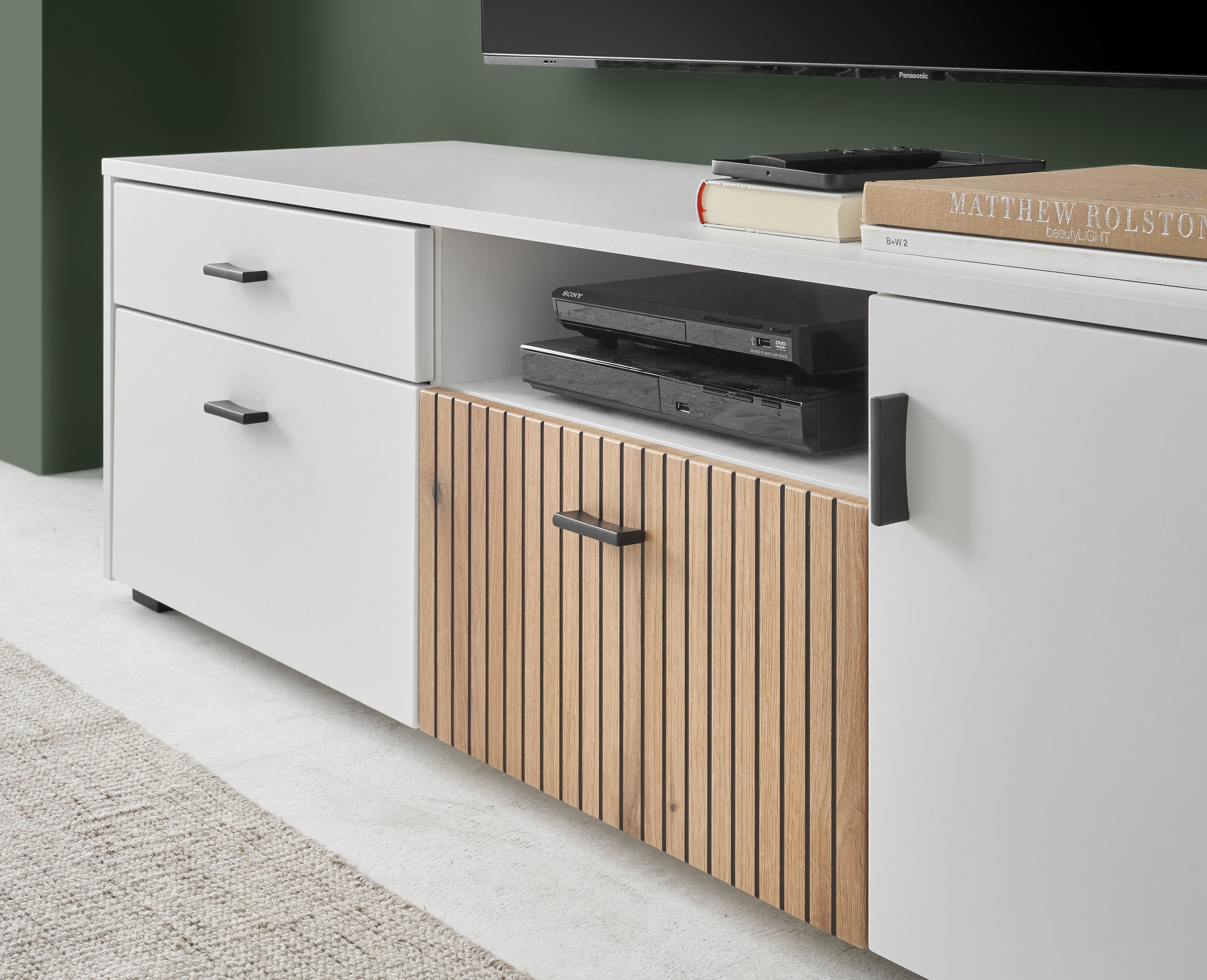INOSIGN Lowboard »Hudson«, in moderner Trendfarbe, Griffe aus Metall (Schwarz), Breite 150 cm