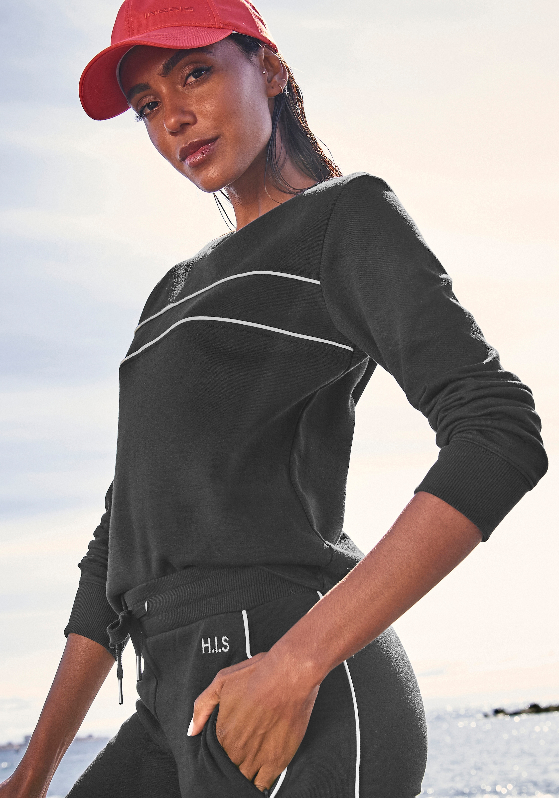 H.I.S Sweatshirt, kaufen im Online-Shop mit Piping der auf Brust, Loungeanzug