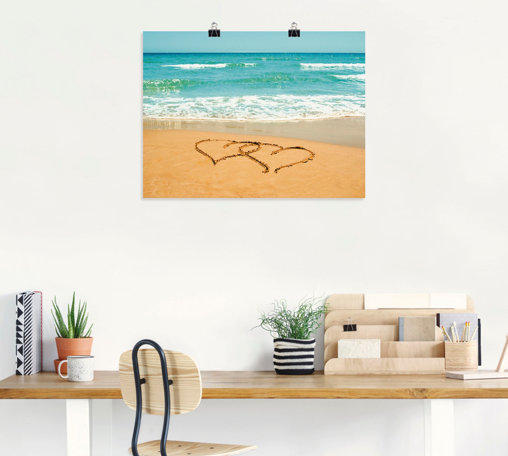 Artland Poster »Herzen im Sand«, Strand, (1 St.), als Alubild, Leinwandbild, Wandaufkleber oder Poster in versch. Größen