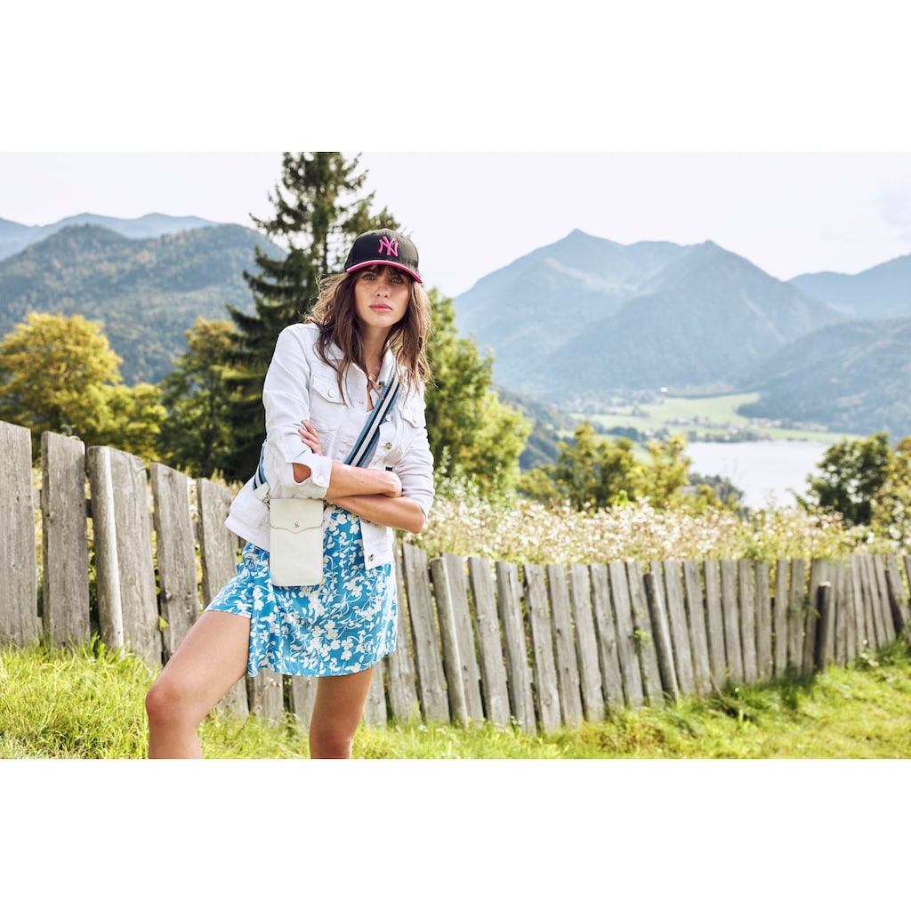 Aniston CASUAL Shorts, in Wickeloptik - mit Bindebändern seitlich zu knoten