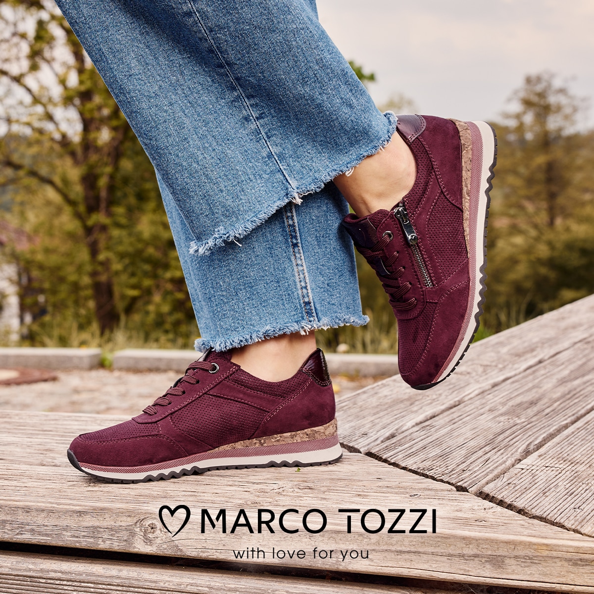 MARCO TOZZI Keilsneaker  Freizeitschuh, Schnürschuh mit leicht glänzender Herz-Logoprägung