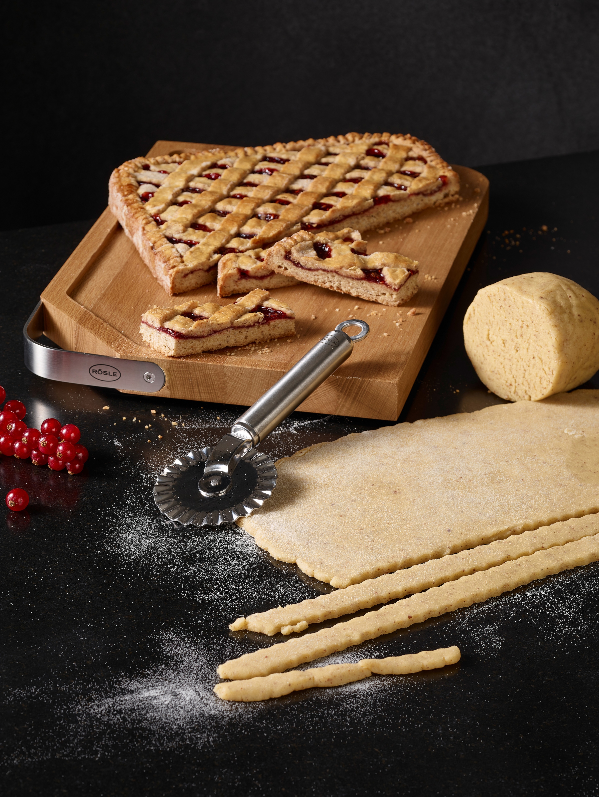 RÖSLE Teigrädchen zum sauberen Schneiden von ausgerolltem Teig, Edelstahl 18/10