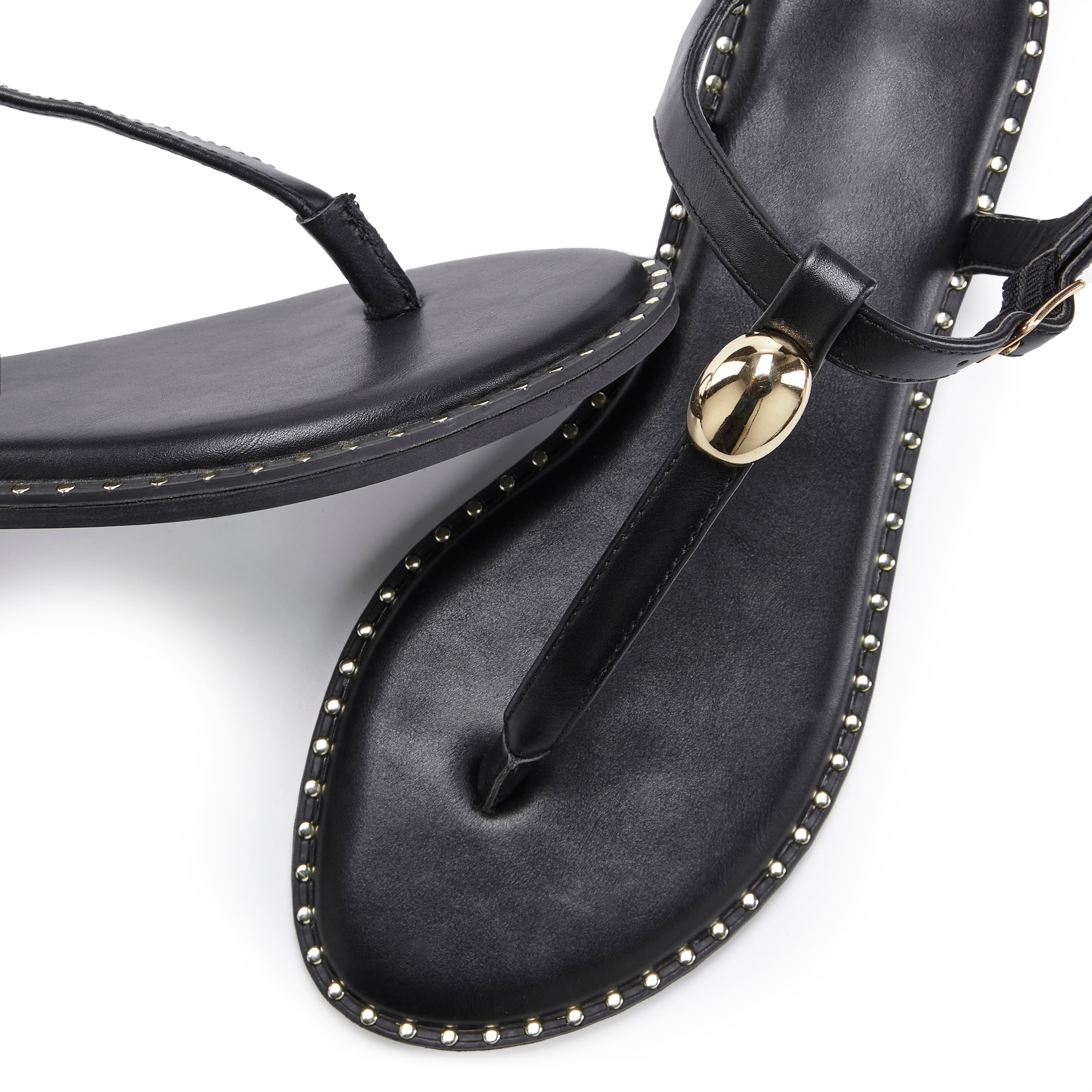 French Connection Sandale »Zehentrenner, offener Schuh, Sommerschuhe«  mit goldfarbenen Verzierungen VEGAN