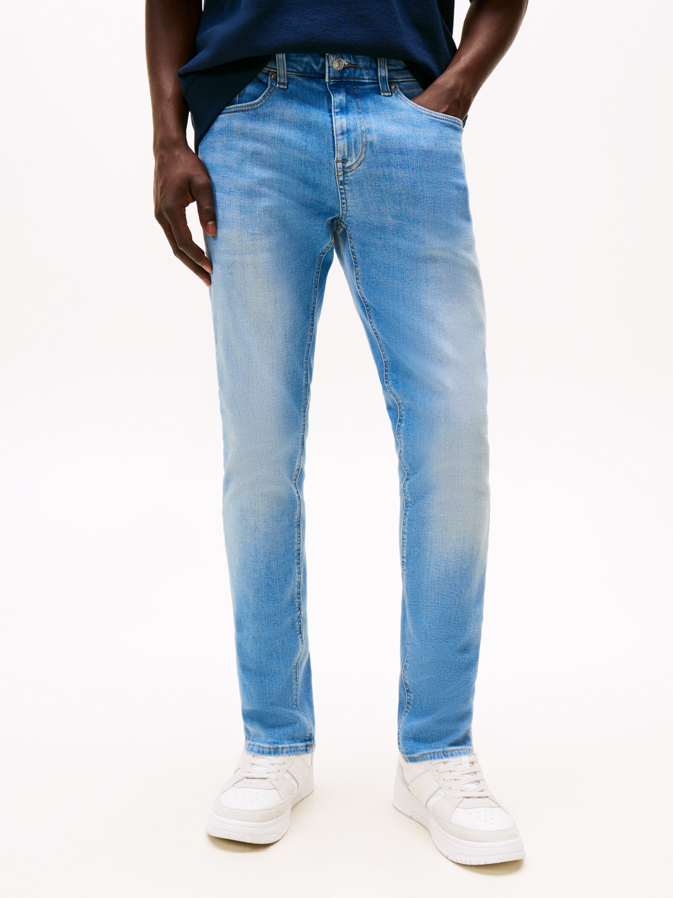 Tommy Jeans »Austin Slim Tapered« zum Knöchel hin schmaler werdende Jeans mit mittlerer Leibhöhe