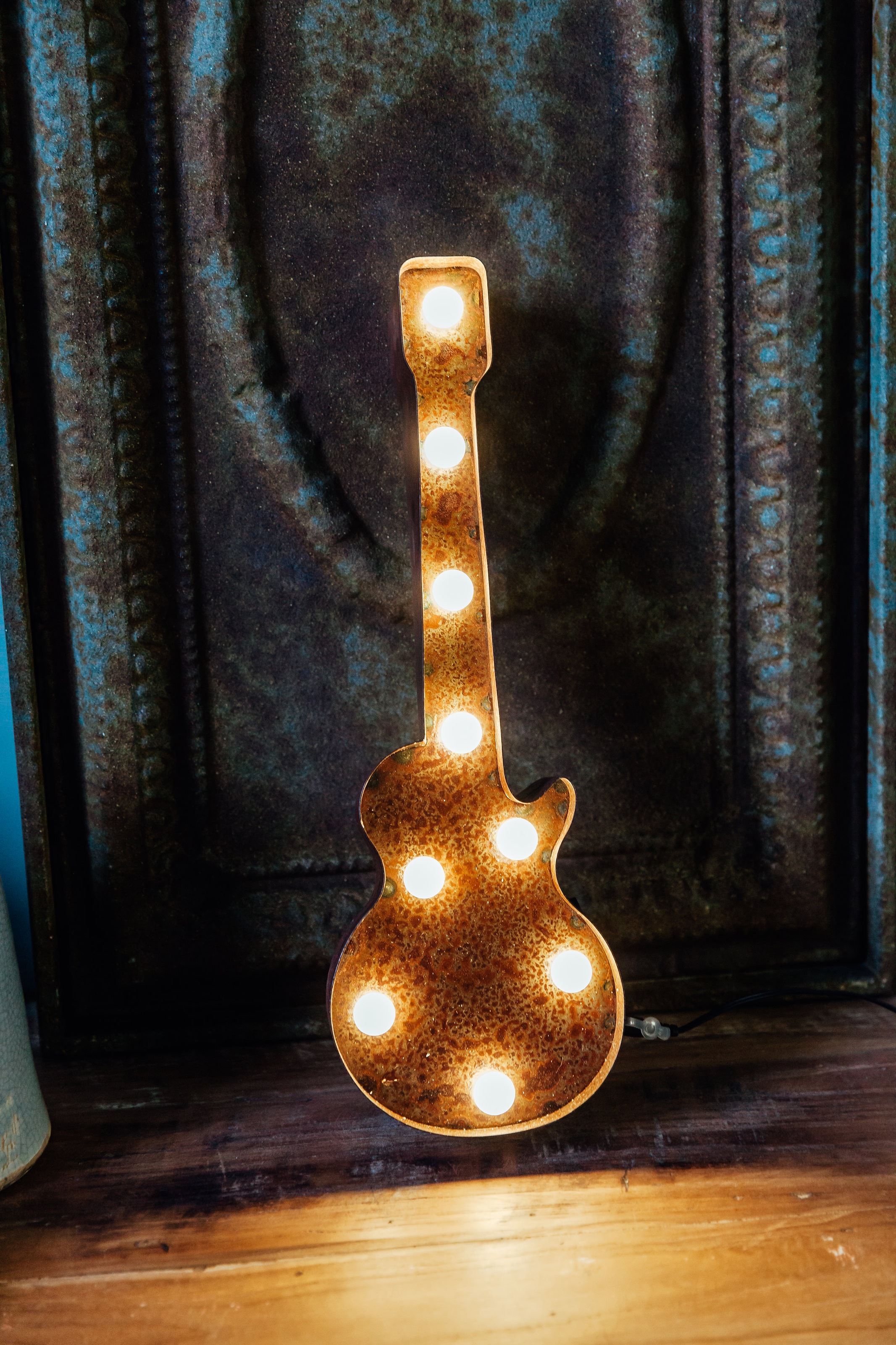MARQUEE LIGHTS LED Dekolicht »Old Guitar«, 9 flammig, Leuchtmittel LED-Modu günstig online kaufen