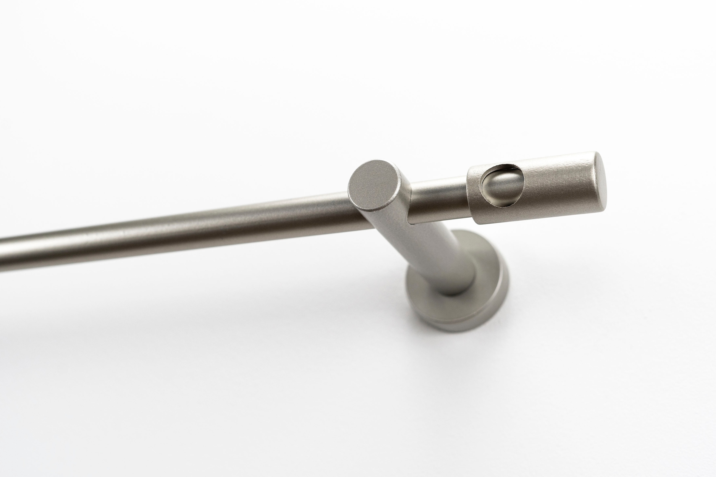 GARESA Gardinenstange »PANDRI« Ø 20 mm 1 läufig-läufig Wunschmaßlänge Vorhanggarnitur, verlängerbar, gerader Knopf mit Ausschnitt mattchromfarben...