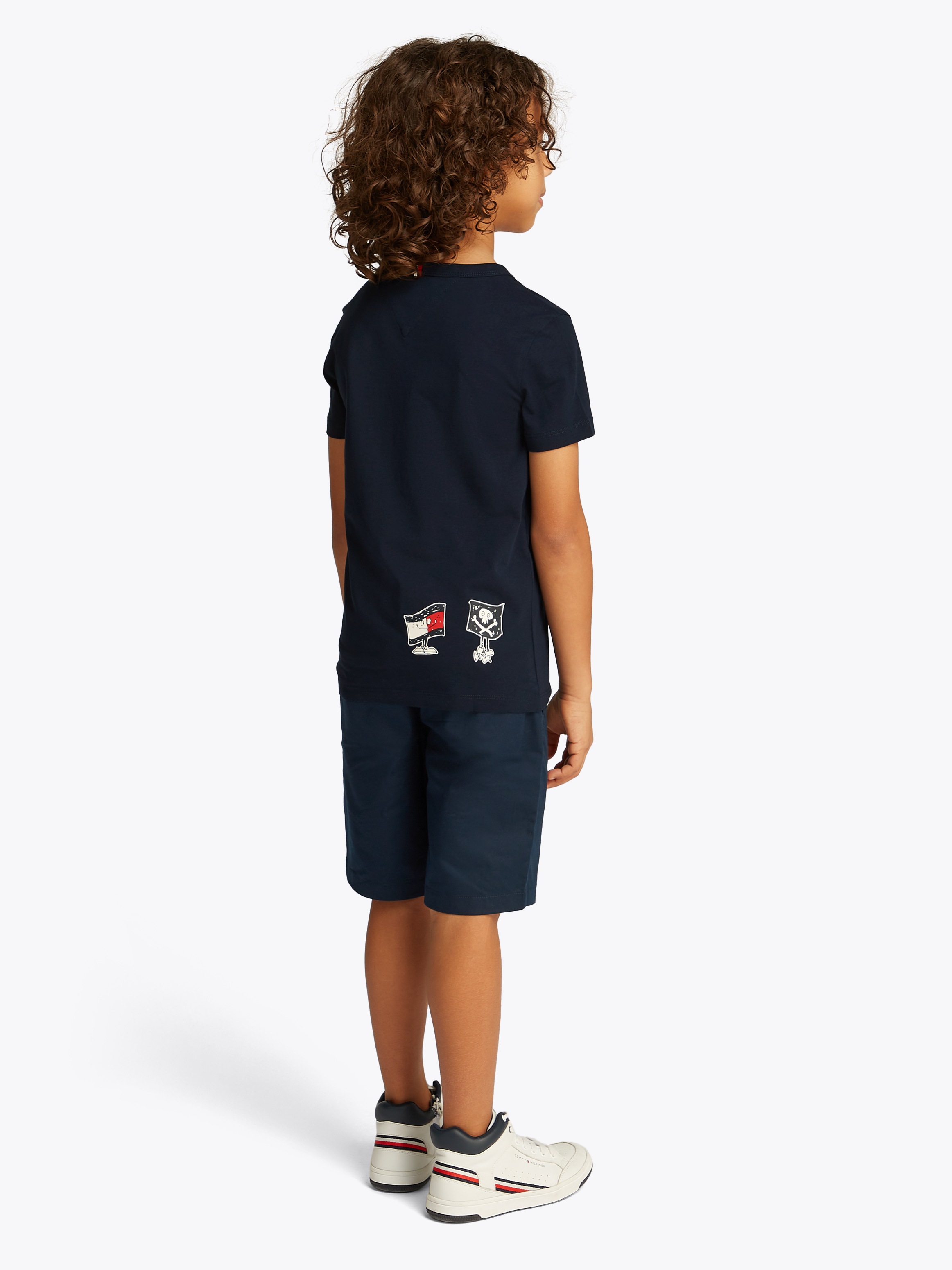 Tommy Hilfiger T-Shirt »FLAG FUN TEE SS«, mit Grafik-Logo