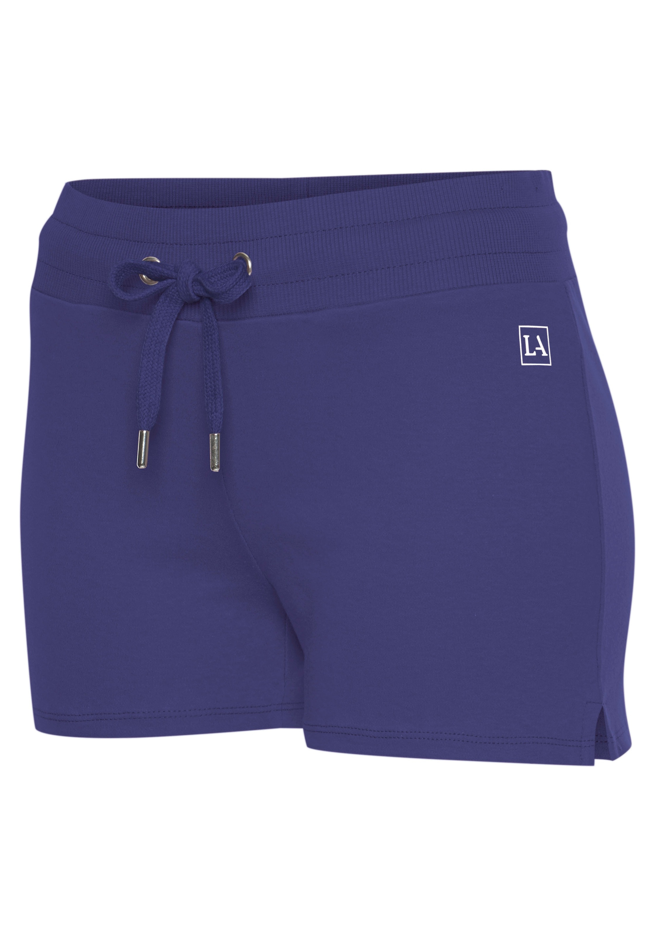 LASCANA ACTIVE Shorts, mit kleinen Seitenschlitzen