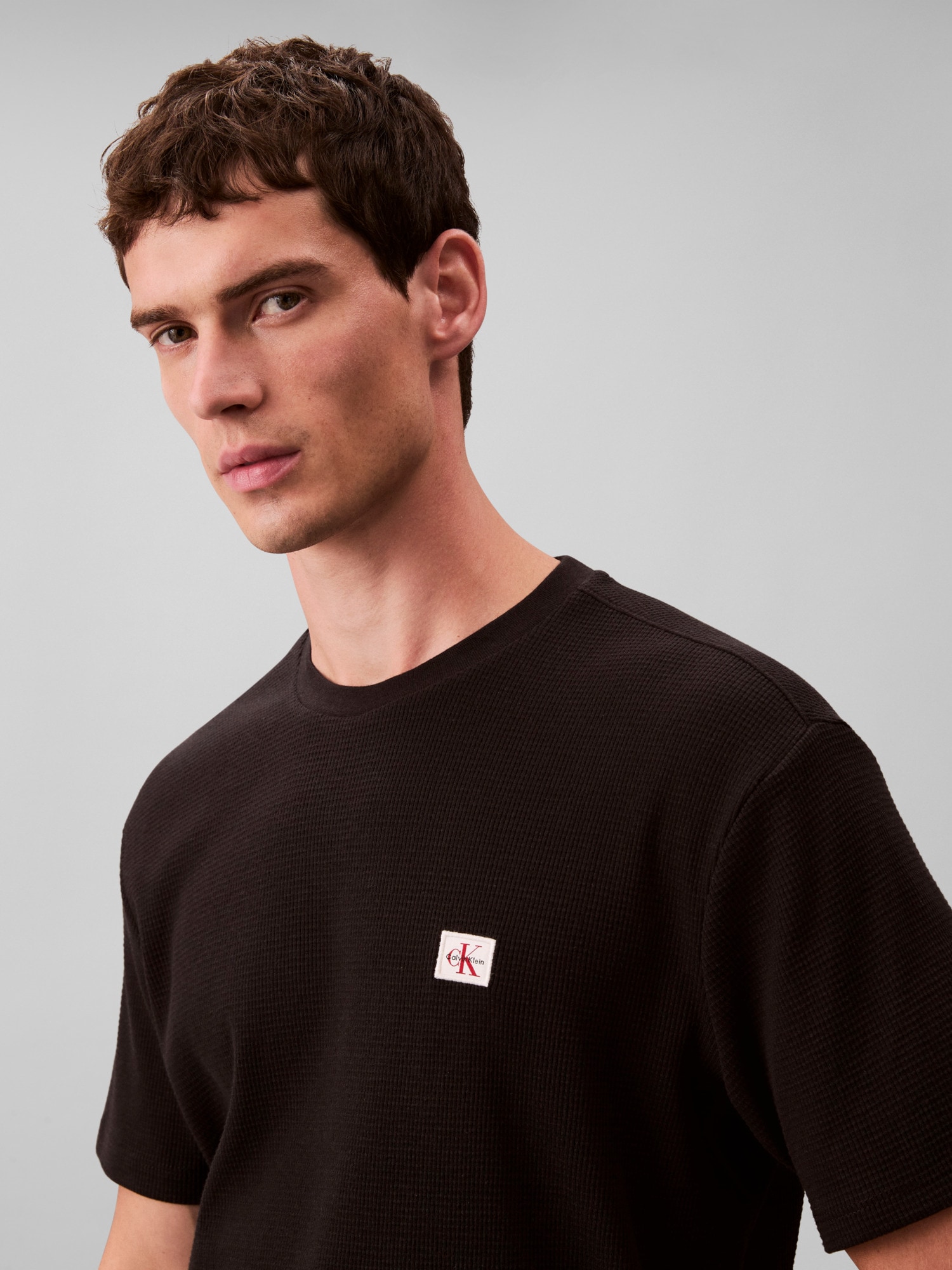 Calvin Klein Jeans T-Shirt »WAFFLE BADGE TEE« Regular fit mit Rundhalsausschnitt