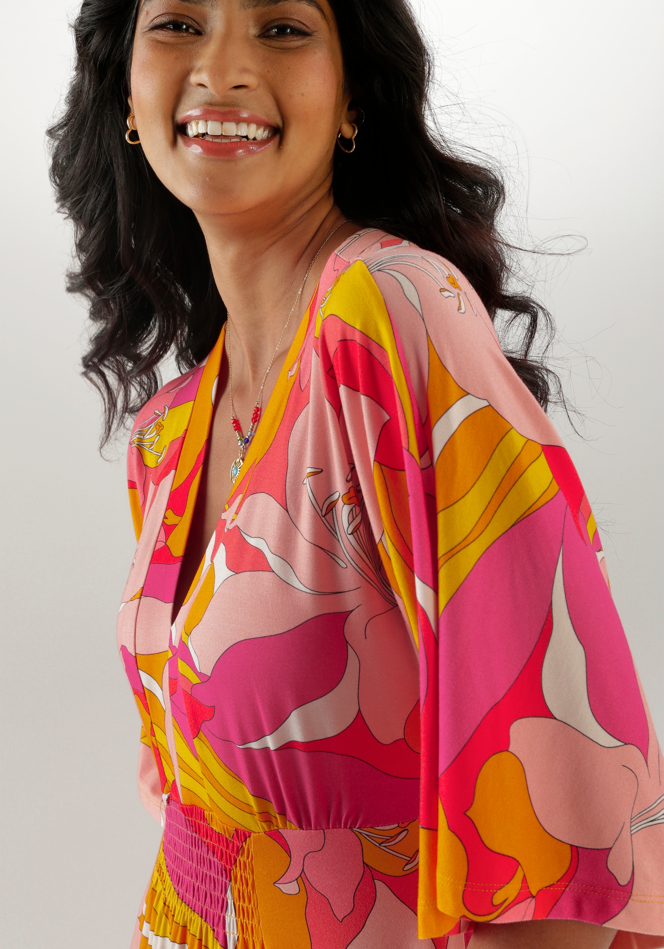 Aniston SELECTED Maxikleid, mit weiten, 3/4-langen Ärmeln