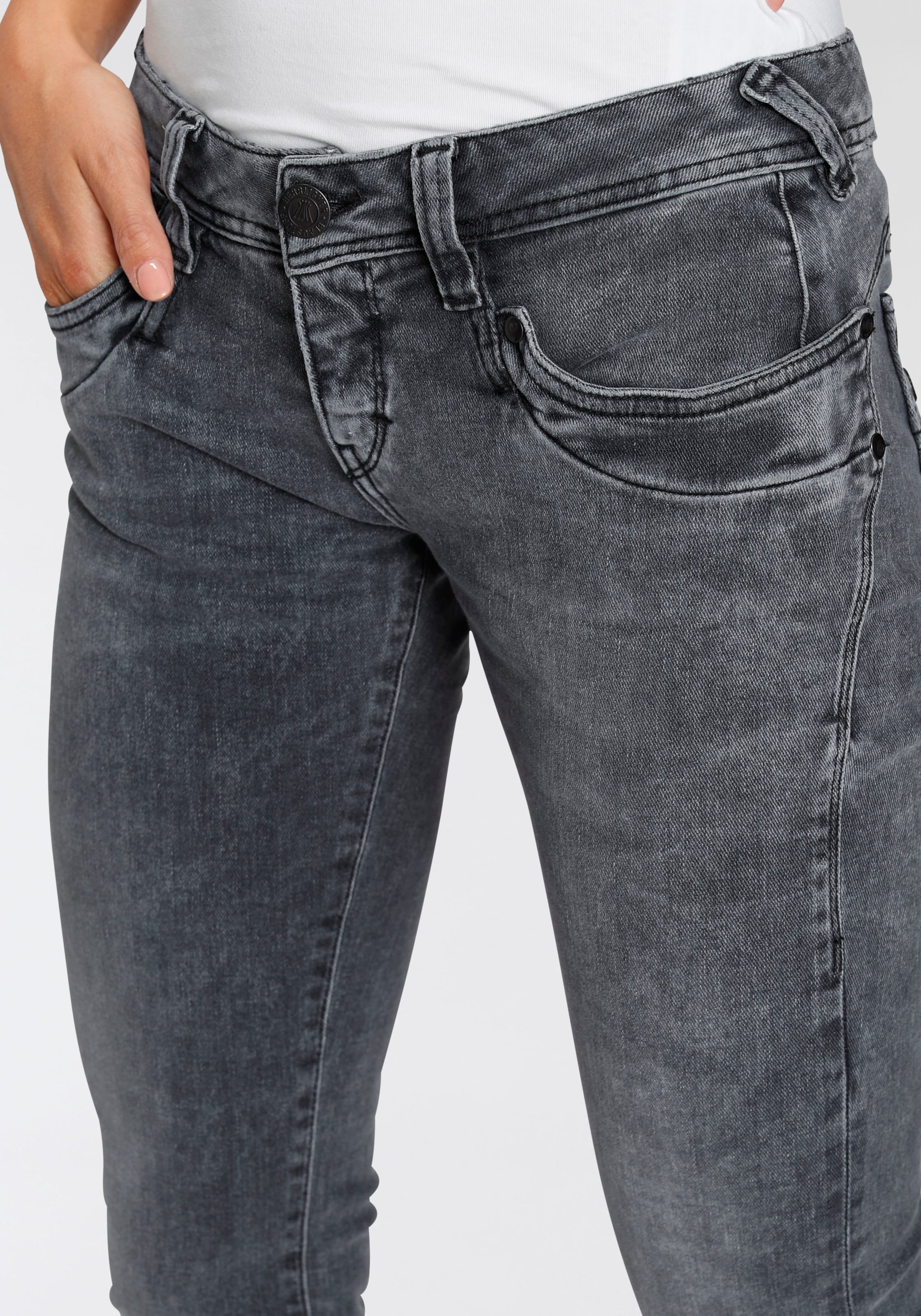 Herrlicher Slim-fit-Jeans »PIPER SLIM ORGANIC«, umweltfreundlich dank  Kitotex Technology online kaufen
