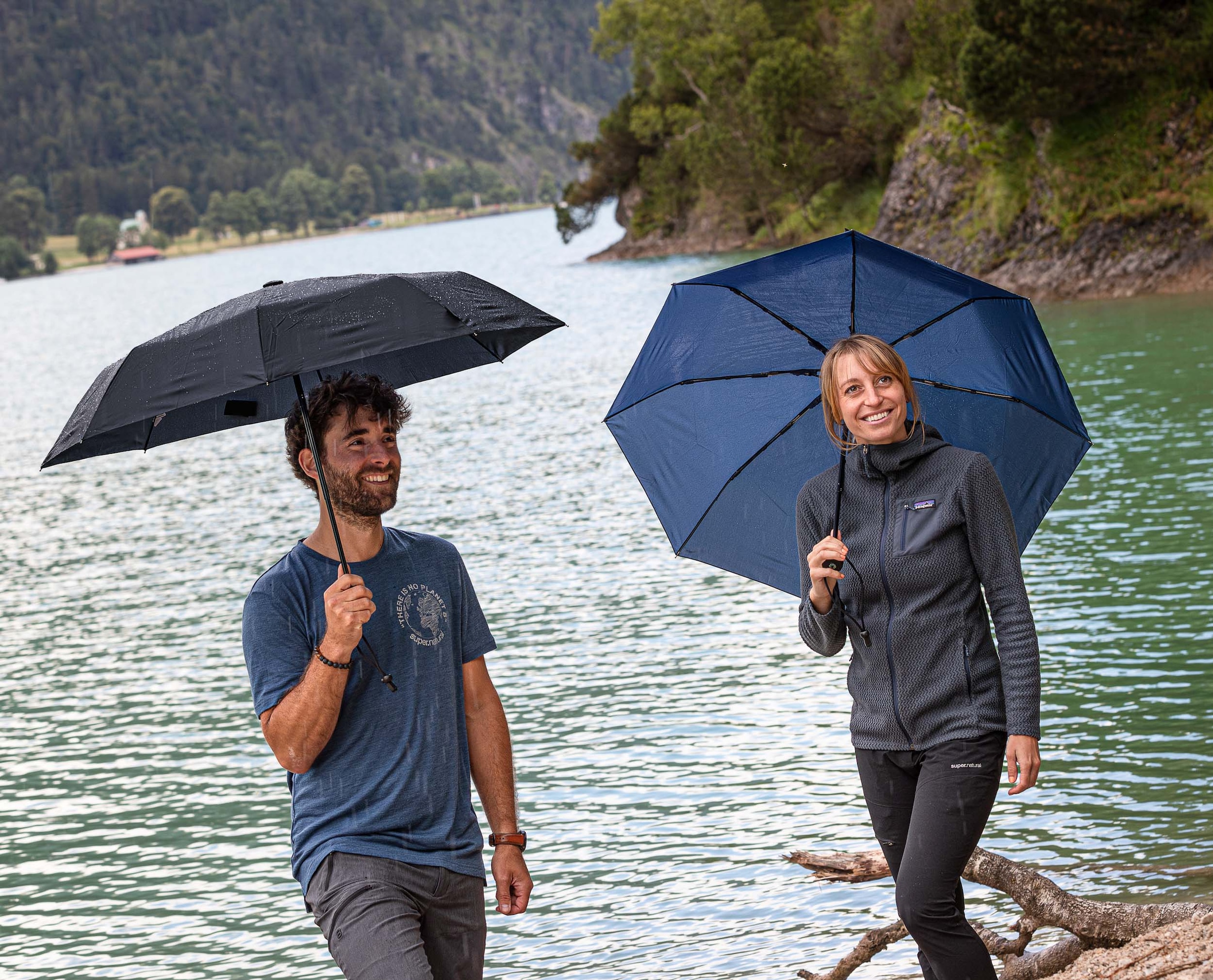 EuroSCHIRM® Taschenregenschirm »light trek«, kompakte Größe, mit integriertem Kompass im Griff