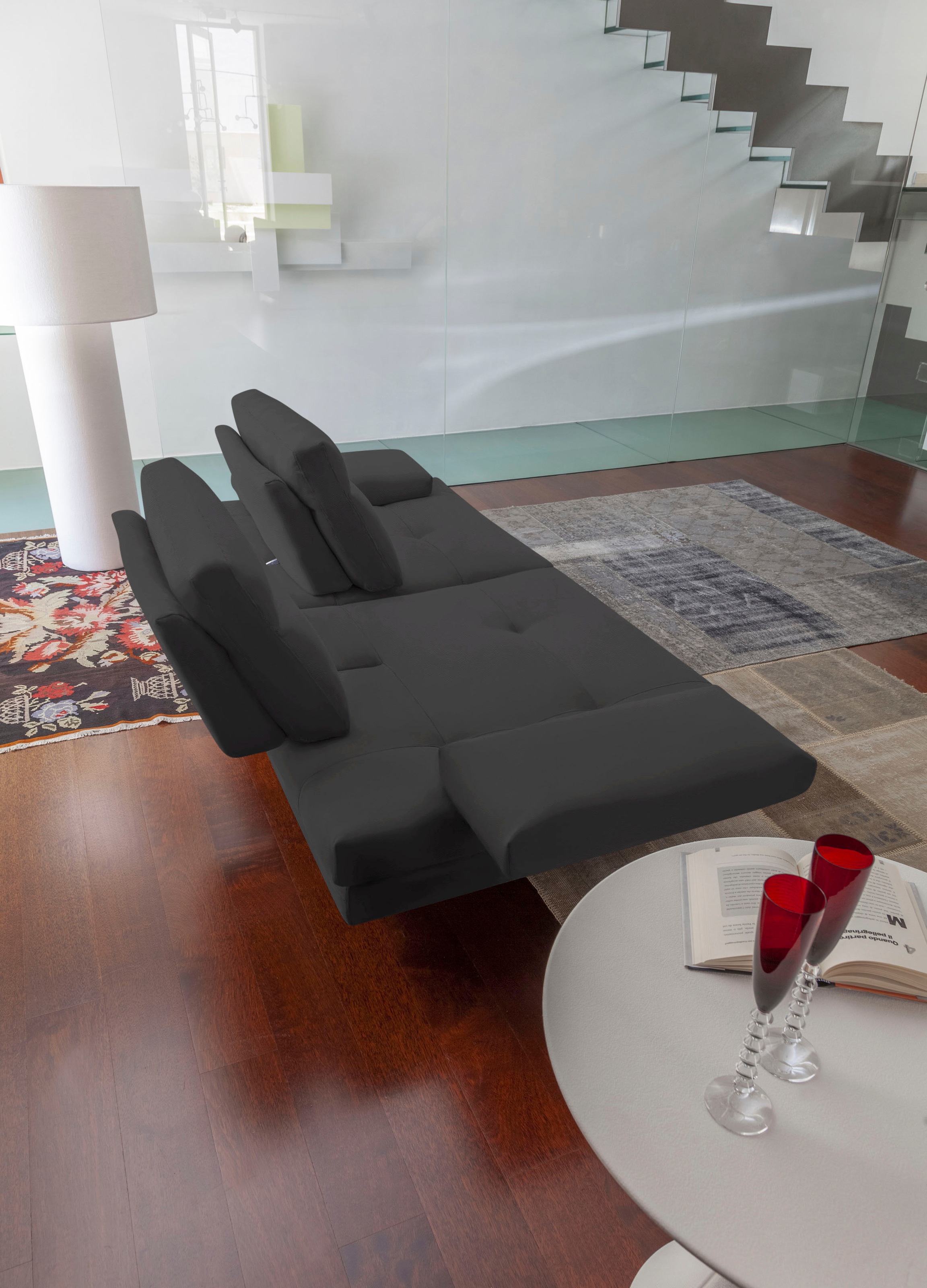 CALIA ITALIA 3-Sitzer »Toby Wing, Designsofa, hochwertige Verarbeitungsdetails, bequem«, inkl. Sitztiefenverstellung und Armteilfunktion, Füße in Schwarz matt