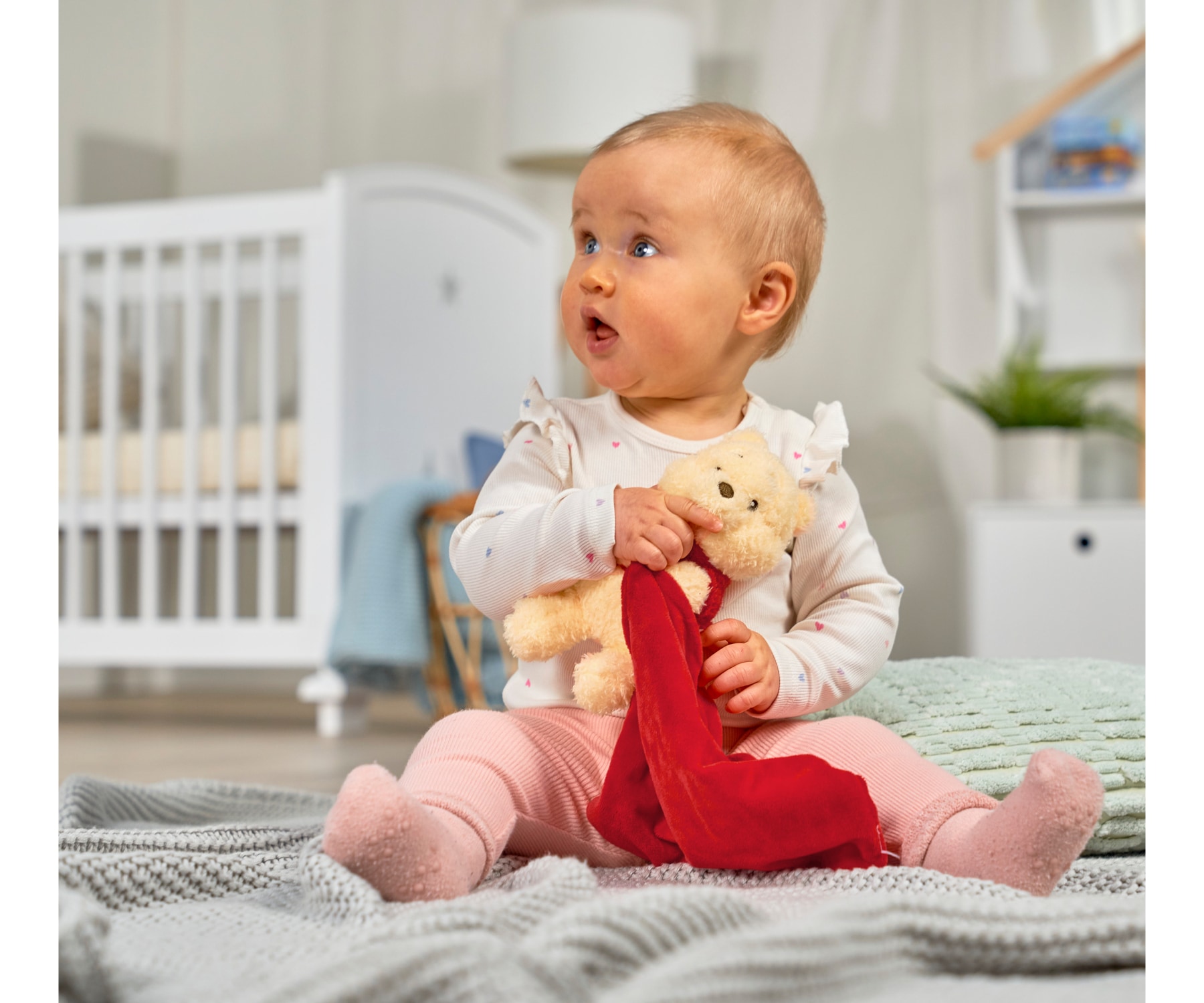 SIMBA Plüschfigur »Disney Winnie Pooh mit Kuscheltuch«
