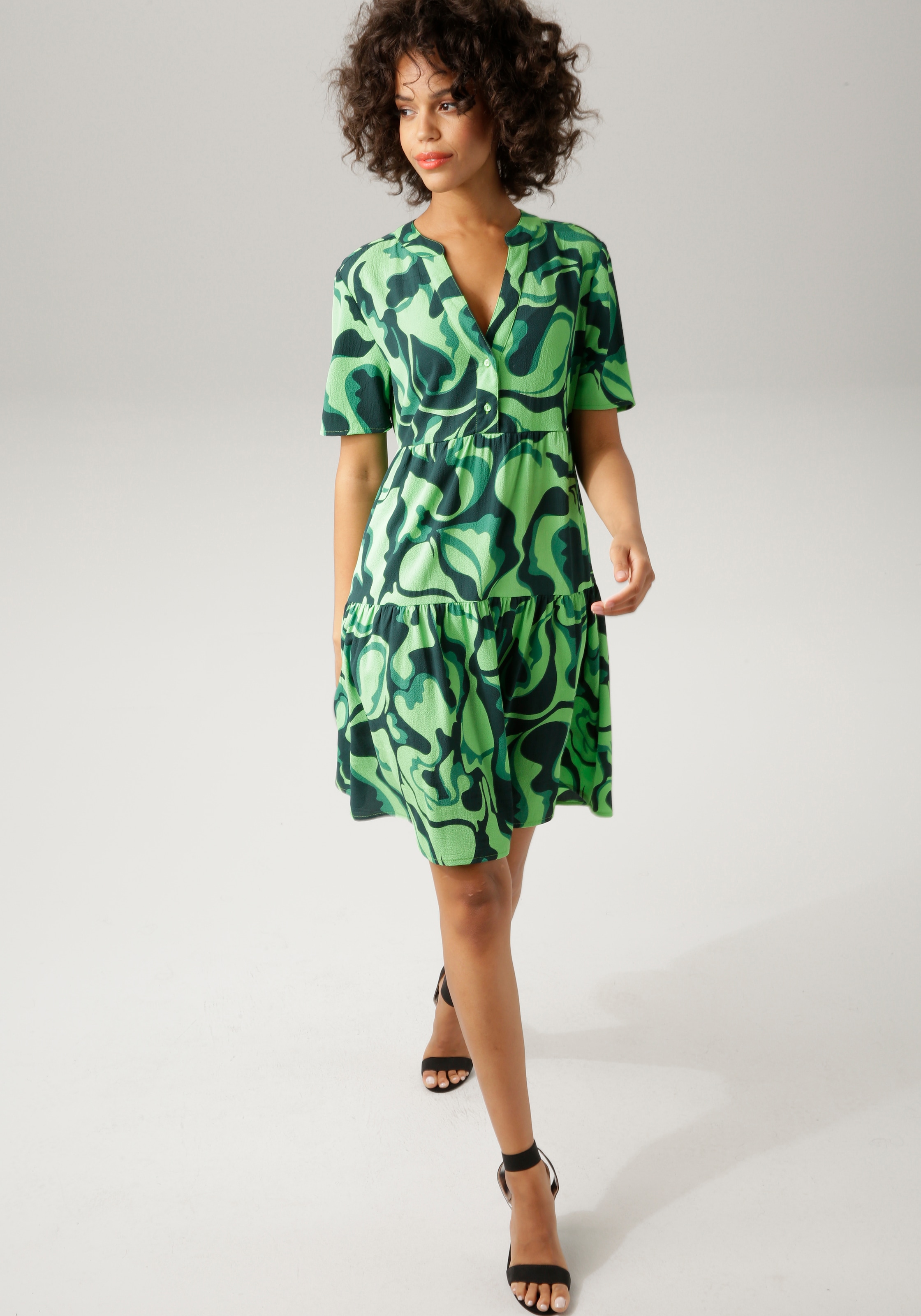 Aniston CASUAL KOLLEKTION graphischem - Sommerkleid, mit online NEUE Druck bestellen farbenfrohem