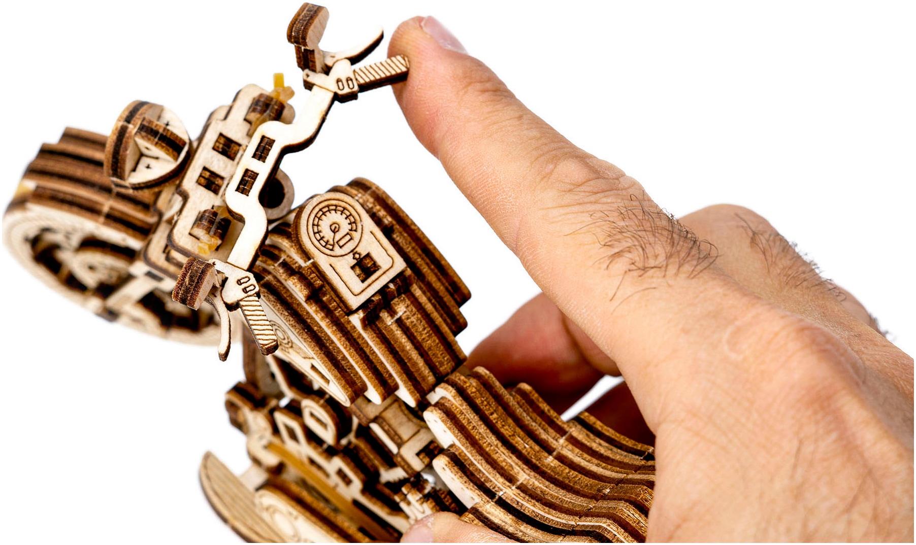 Revell® Modellbausatz »Revell Tiny Adventures, Cruiser V-Twin, Motorrad-Bausatz aus Holz« 1:13 Made in Europe, FSC® - schützt Wald