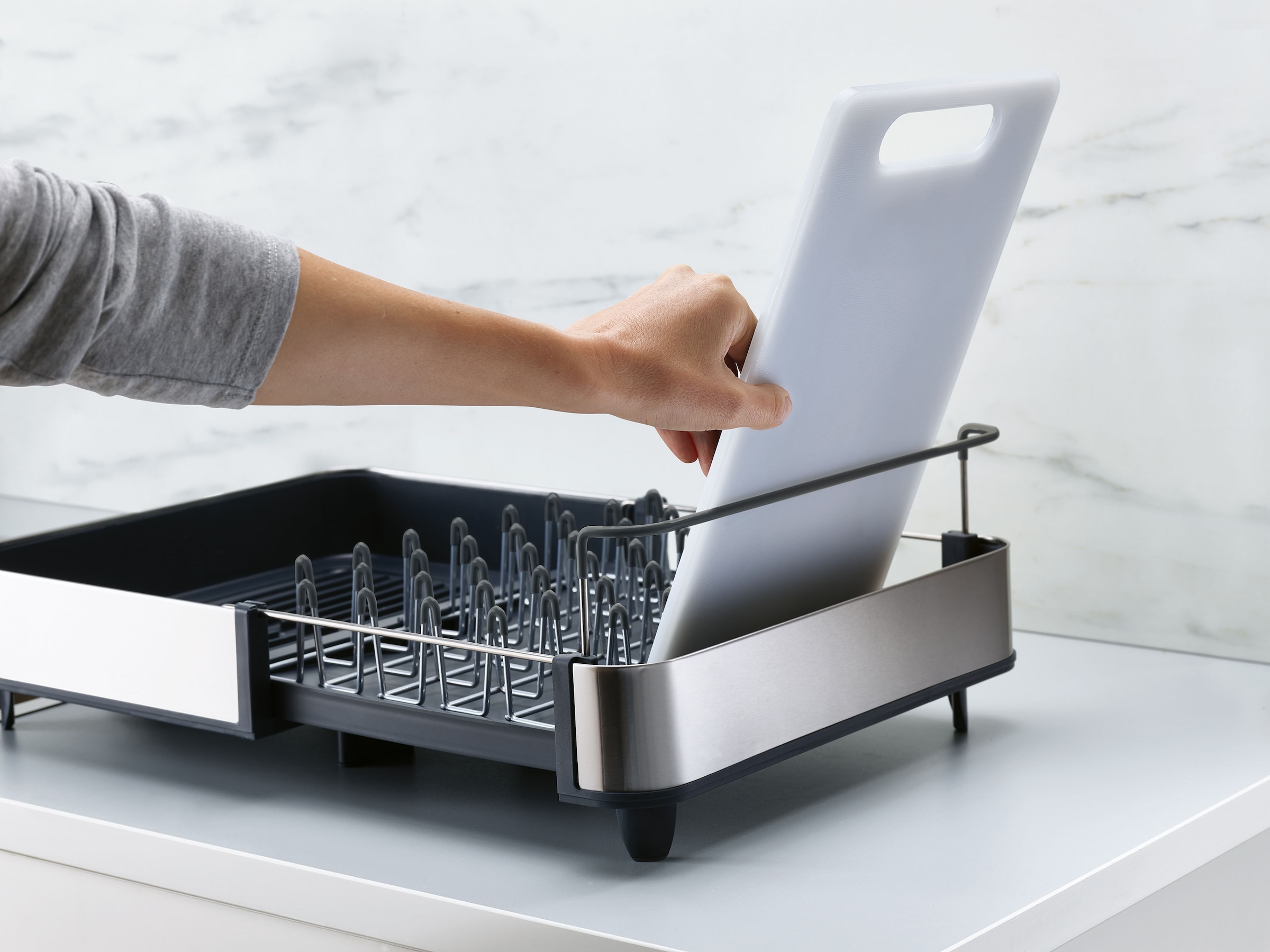 Joseph Joseph Geschirrständer »Rethink Your Sink« ausziehbar, integrierter Ausguss, rutschfeste Füße