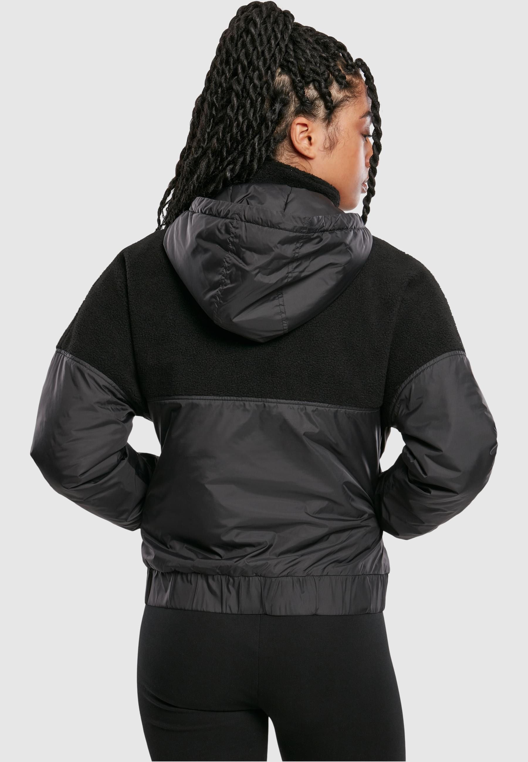 URBAN CLASSICS Winterjacke »Urban Classics Damen Ladies Sherpa Mix Pull Over Jacket« 1 Stk. tlg. mit Kapuze