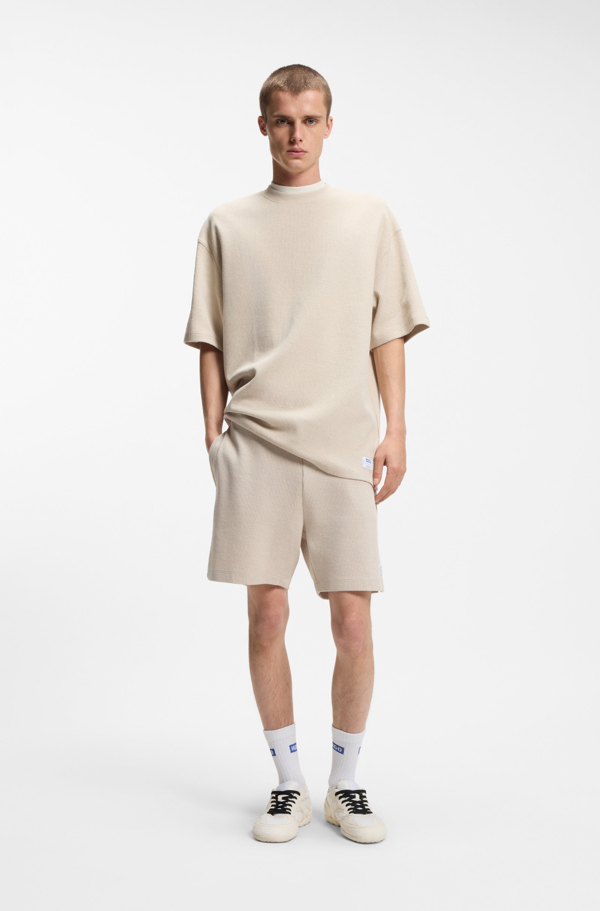 HUGO T-Shirt »Nuwaffle« Rundhalsausschnitt, Regular Fit, dezentes Waffelmuster