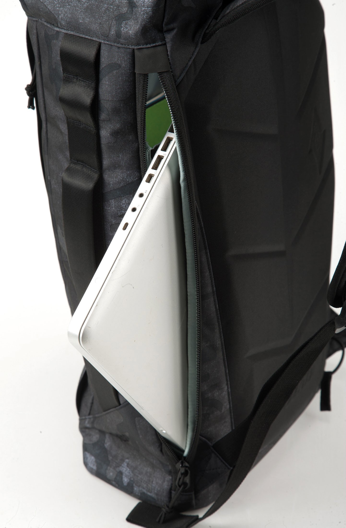NITRO Freizeitrucksack »Scrambler«, Rucksack für Alltag, Arbeit & Reise mit Roll-Top, Cityrucksack