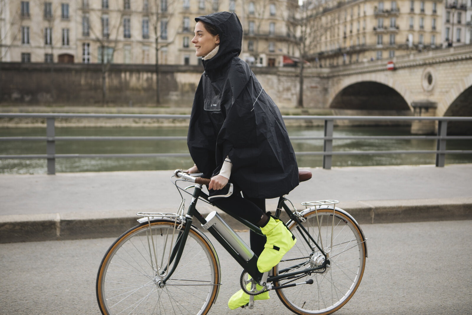 VAUDE Fahrrad-Überschuh »BIKE GAITER SHORT« mit reflektierenden Elementen, wasserabweisend