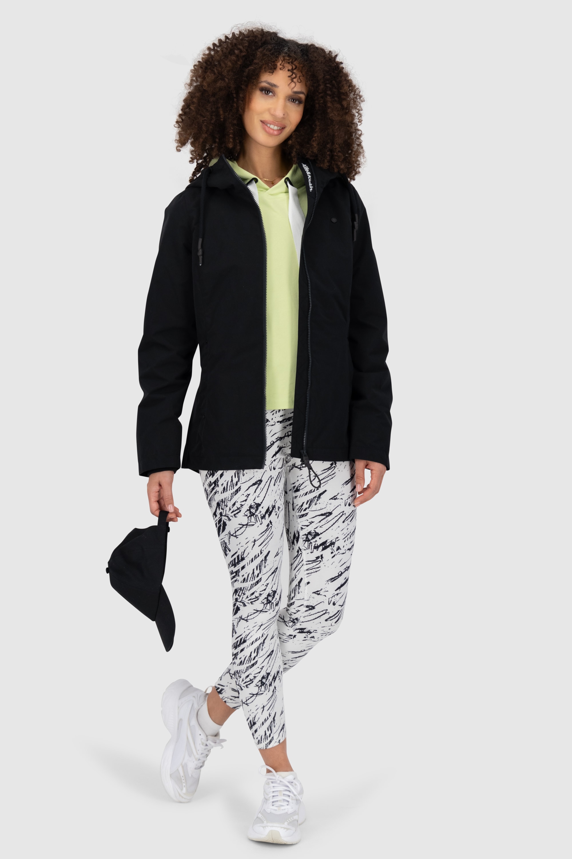 Alife & Kickin Outdoorjacke »LilouAKA« mit Kapuze leichte, taillierte Übergangsjacke mit verstellbarer Kapuze