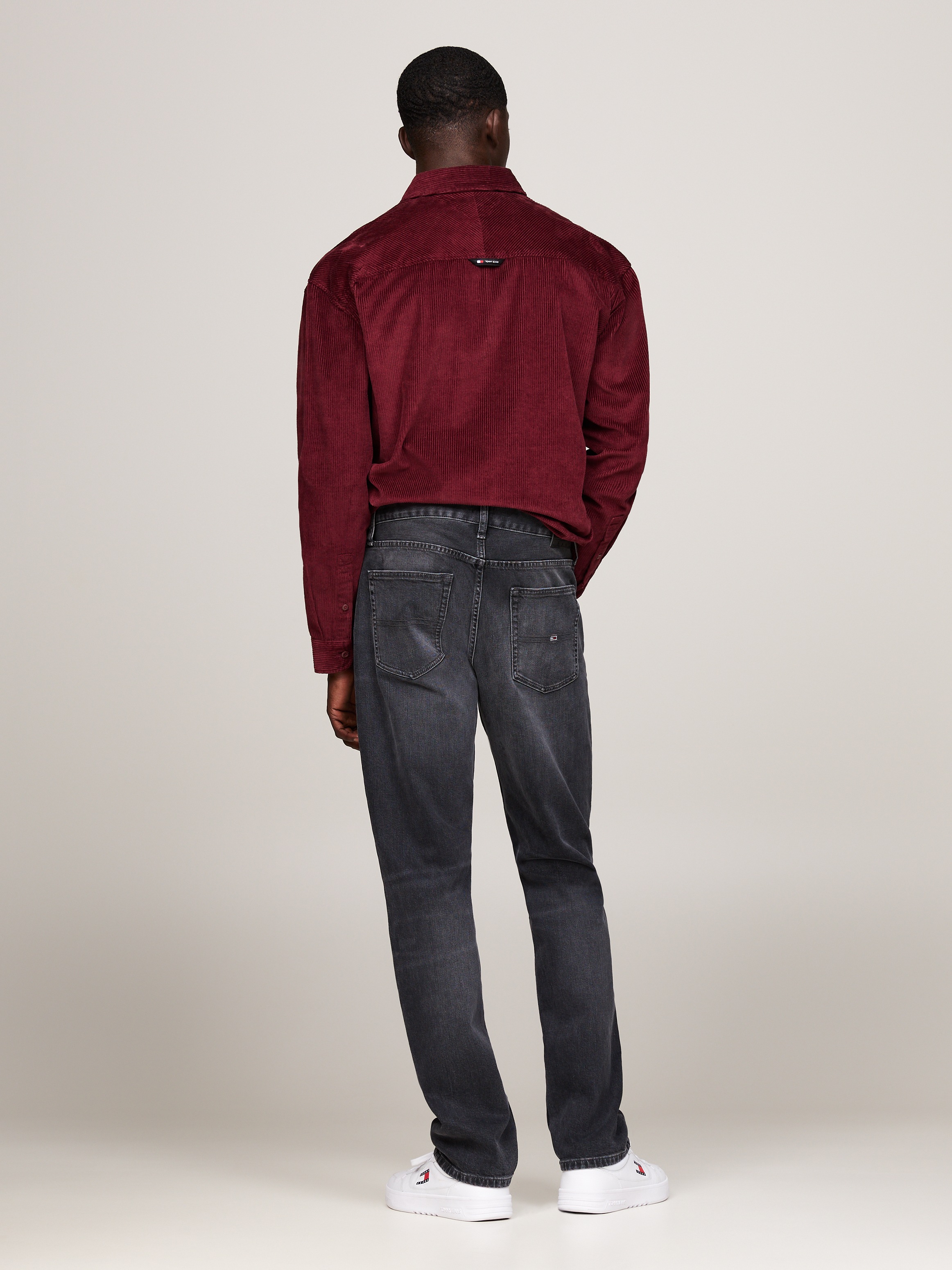 Tommy Jeans Slim-fit-Jeans »RYAN SLIM STRAIGHT«, mit Logoprägung