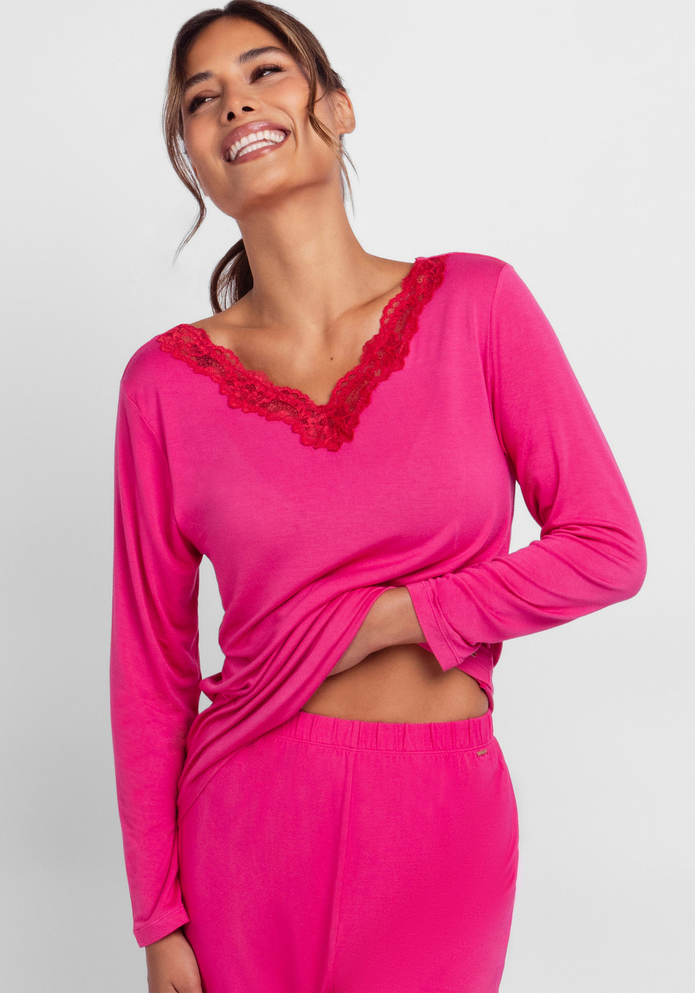 Dorina Pyjama »ORIGINS« Set, 2 tlg. Spitze, weich, Langarm, bequem, feminin