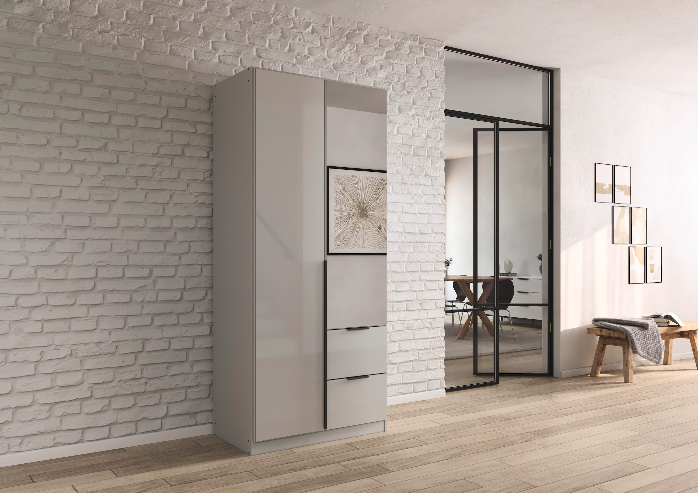rauch Drehtürenschrank »Kleiderschrank Kleiderschränke Schrank Garderobe AGORDO mit Glasfront«, (in zwei Griff-Farben mit Glasfront), mit Außenschubkästen, in 6 Breiten und 2 Höhen MADE IN GERMANY