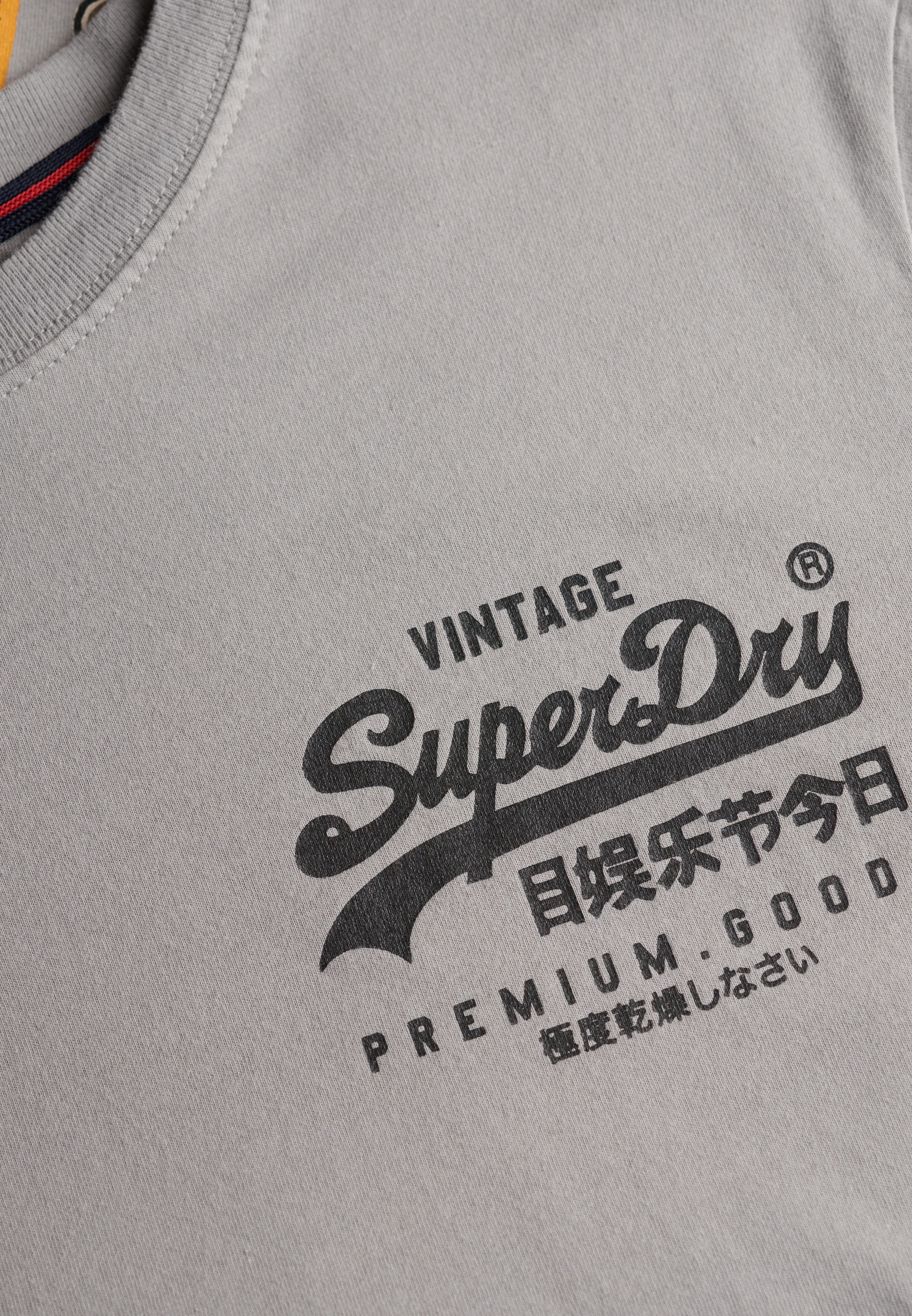 Superdry Rundhalsshirt »VL TOKYO RELAXED TEE«, mit coolem Tattoo-Print