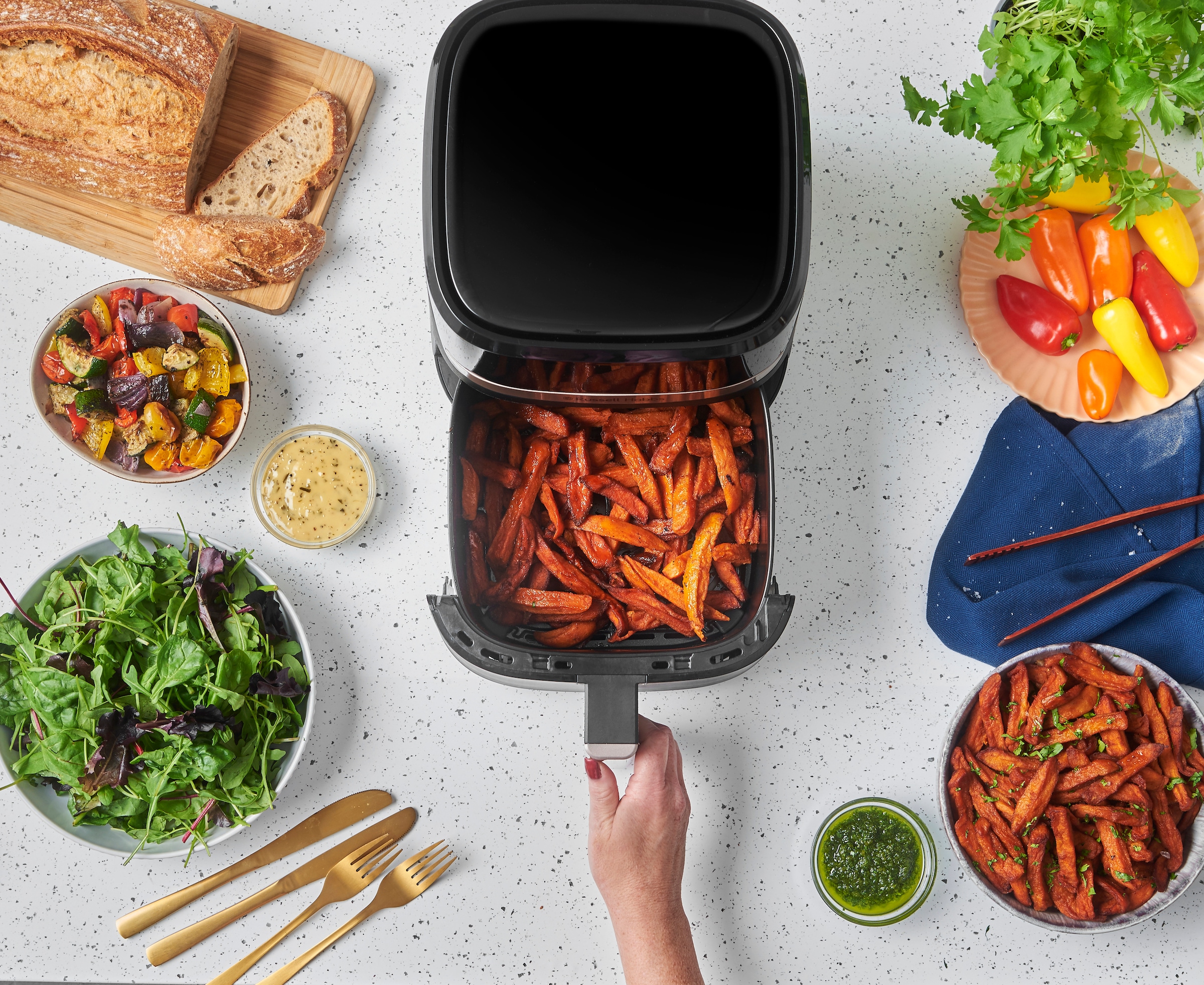 RUSSELL HOBBS Heißluftfritteuse »27610-56 SatisFry, 4,3 L«, 1300 W, Airfryer–wenig oder kein Öl erforderlich, 9 Programme, 4,3 L