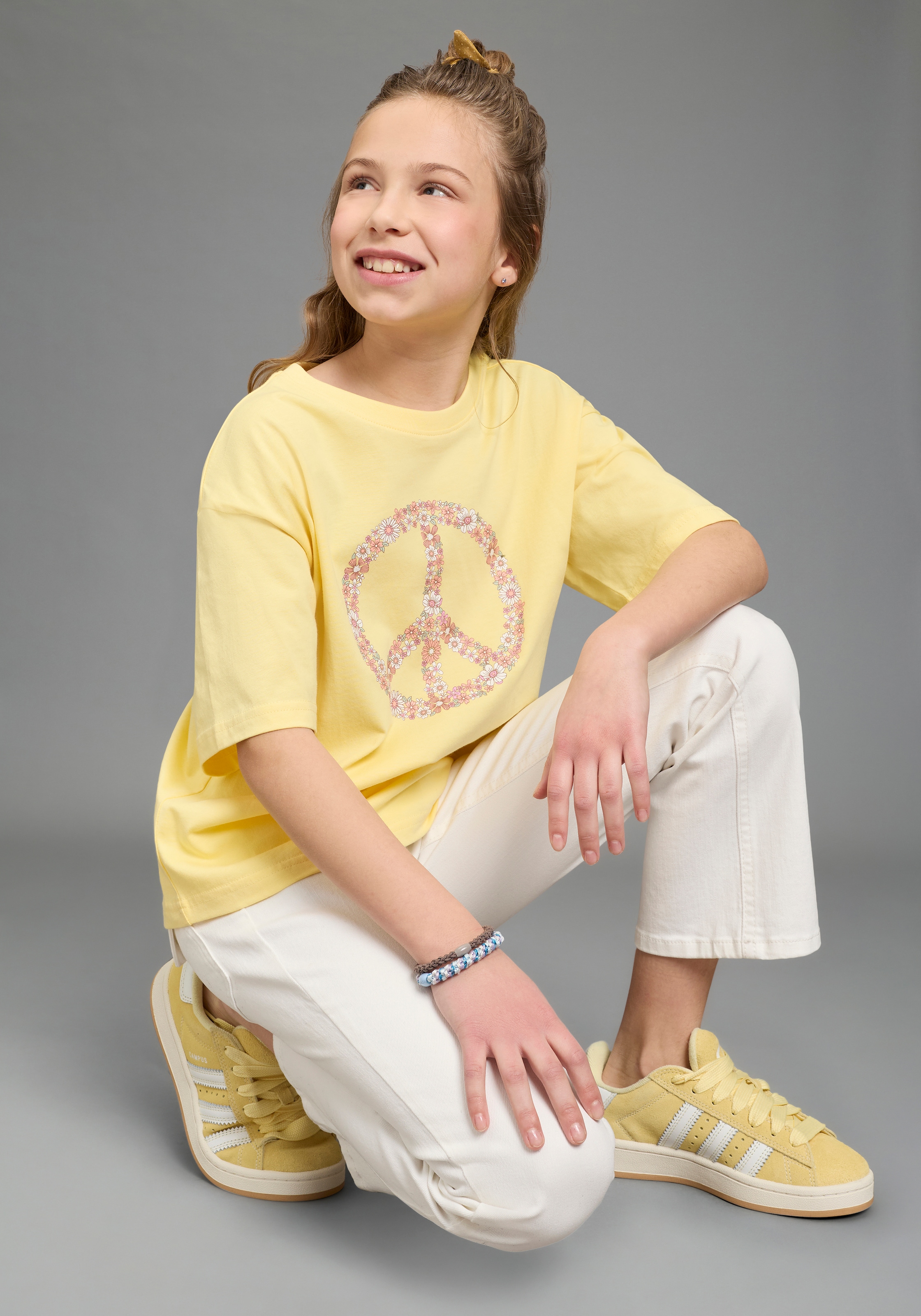 KIDSWORLD T-Shirt »T-Shirt Peacezeichen-Druck« lässige Passform, Kurzarm, mit Rundhalsausschnitt, aus Baumwolle