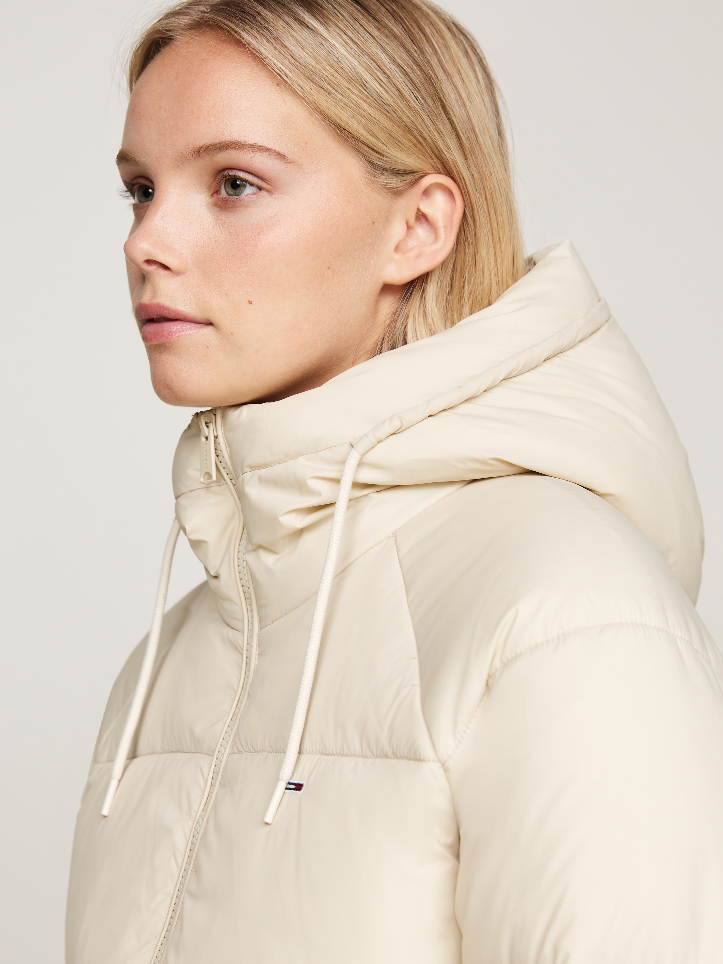 Tommy Jeans Steppjacke »TJW ASPEN PUFFER EXT« mit Kapuze mit Logostickerei