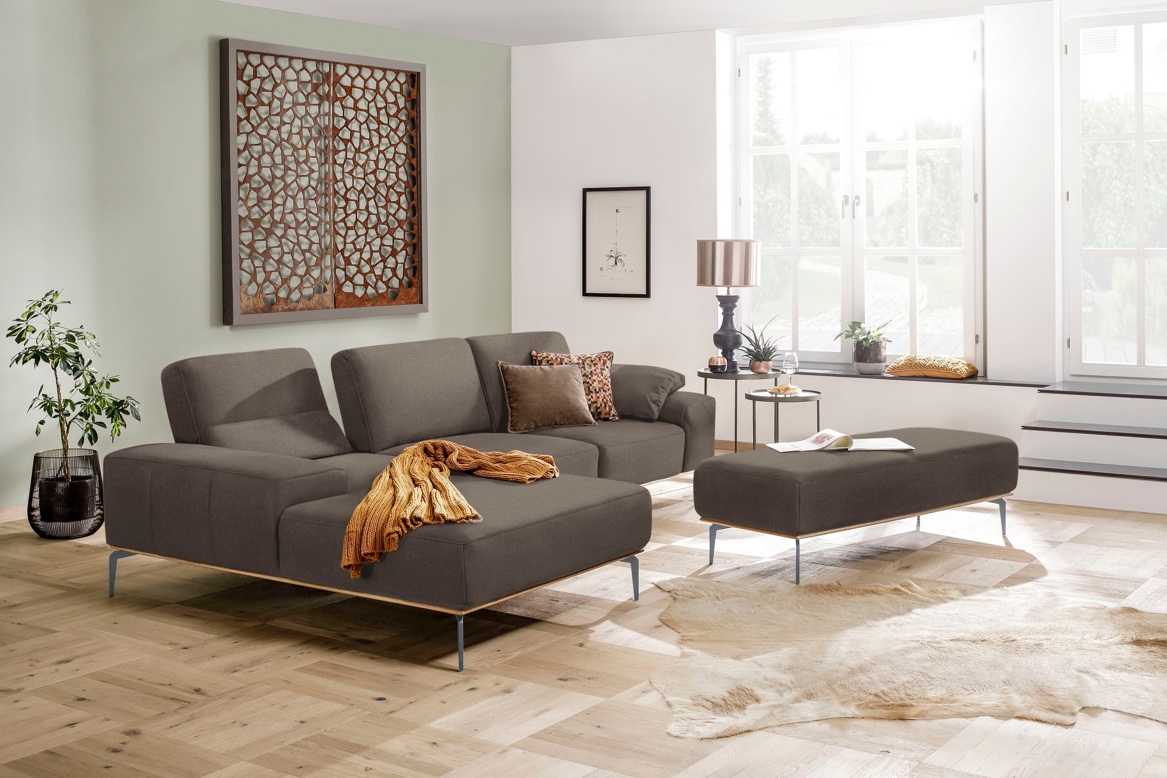 W.SCHILLIG Ecksofa »run, Designsofa mit tollem Sitzkomfort, bequem, L-Form«, mit elegantem Holzsockel, Füße in Silber matt, Breite 319 cm