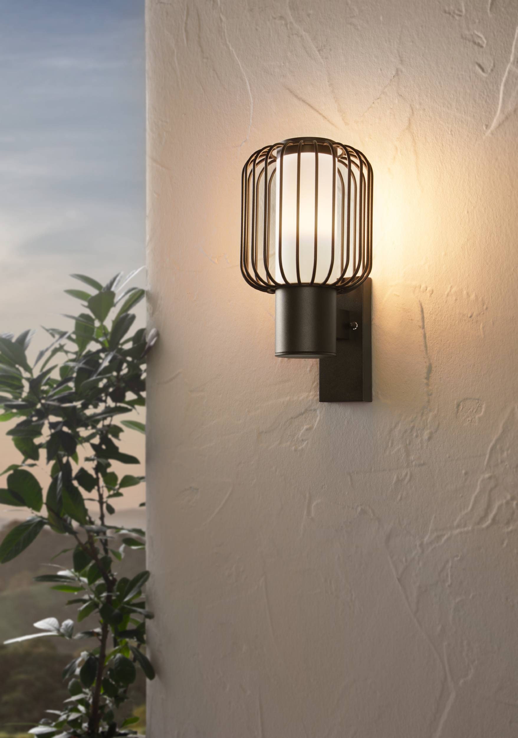 EGLO Wandleuchte »Ravello Wandlampe, Stahl und Kunststoff, Außenlampe, E27, IP44, Lampe« E27 1 Stk. Wand-/Deckenleuchte - L16,5 x H27,5 x AL22,5cm - schwarz - 1X28W exkl.