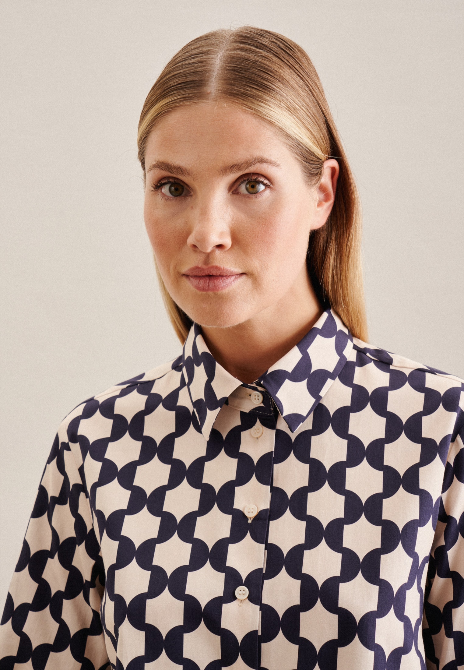 seidensticker Hemdbluse »Schwarze Rose«, Langarm Kragen Geometrische Muster