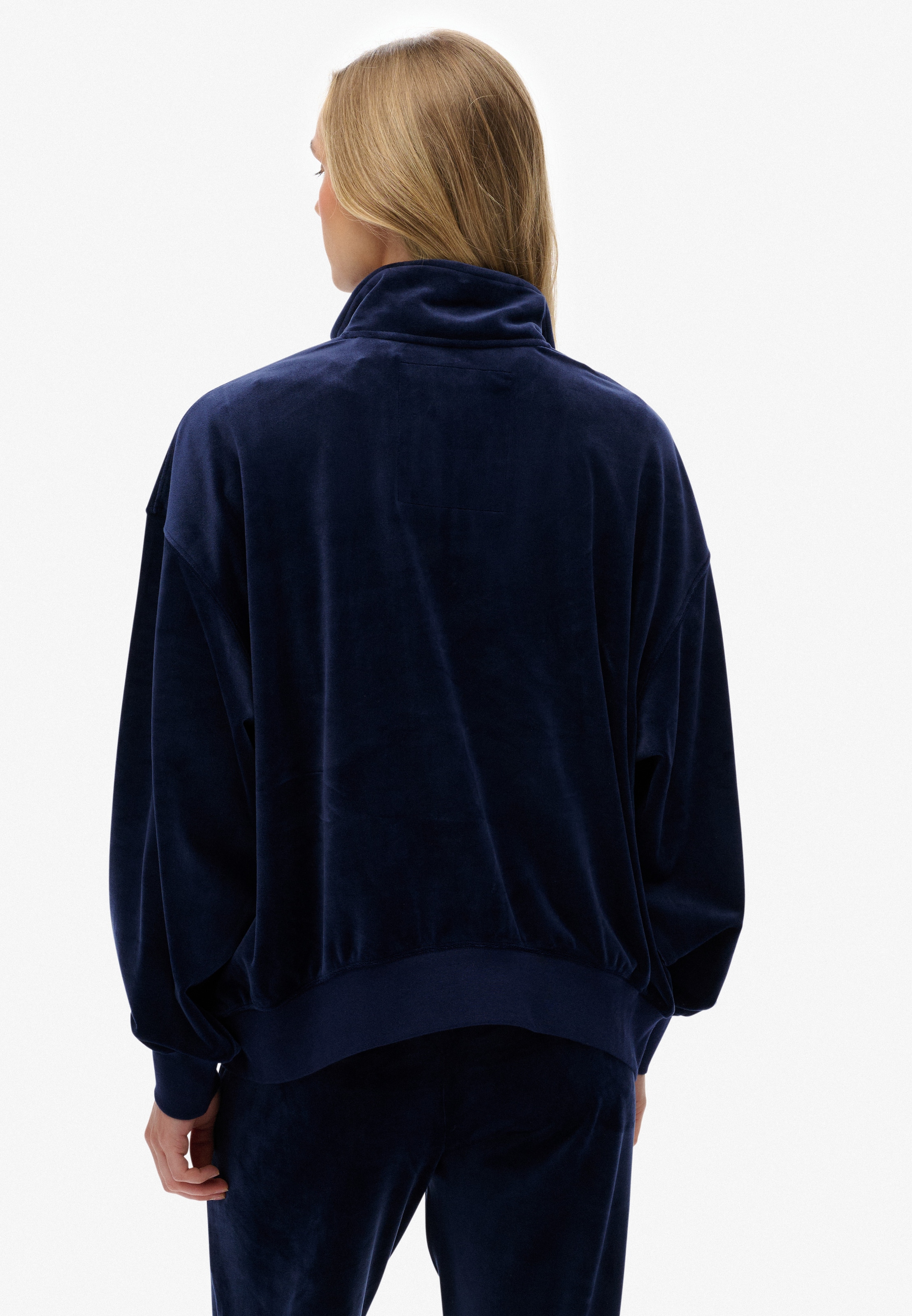 Superdry Sweatshirt »COUNTRY CLUB VELOUR 1/4 ZIP«, Nicki-Qualität, Troyer mit Logo-Brustmotiv
