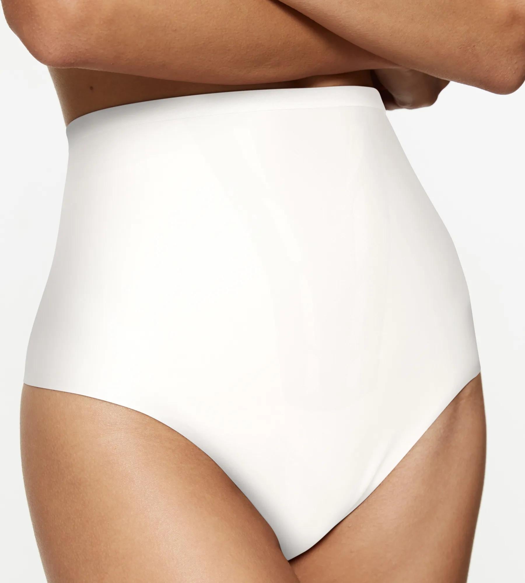 Triumph Shapingstring »Shape Smart« glättend und schmeichelnd, leichte, unsichtbare Slip-Konturen