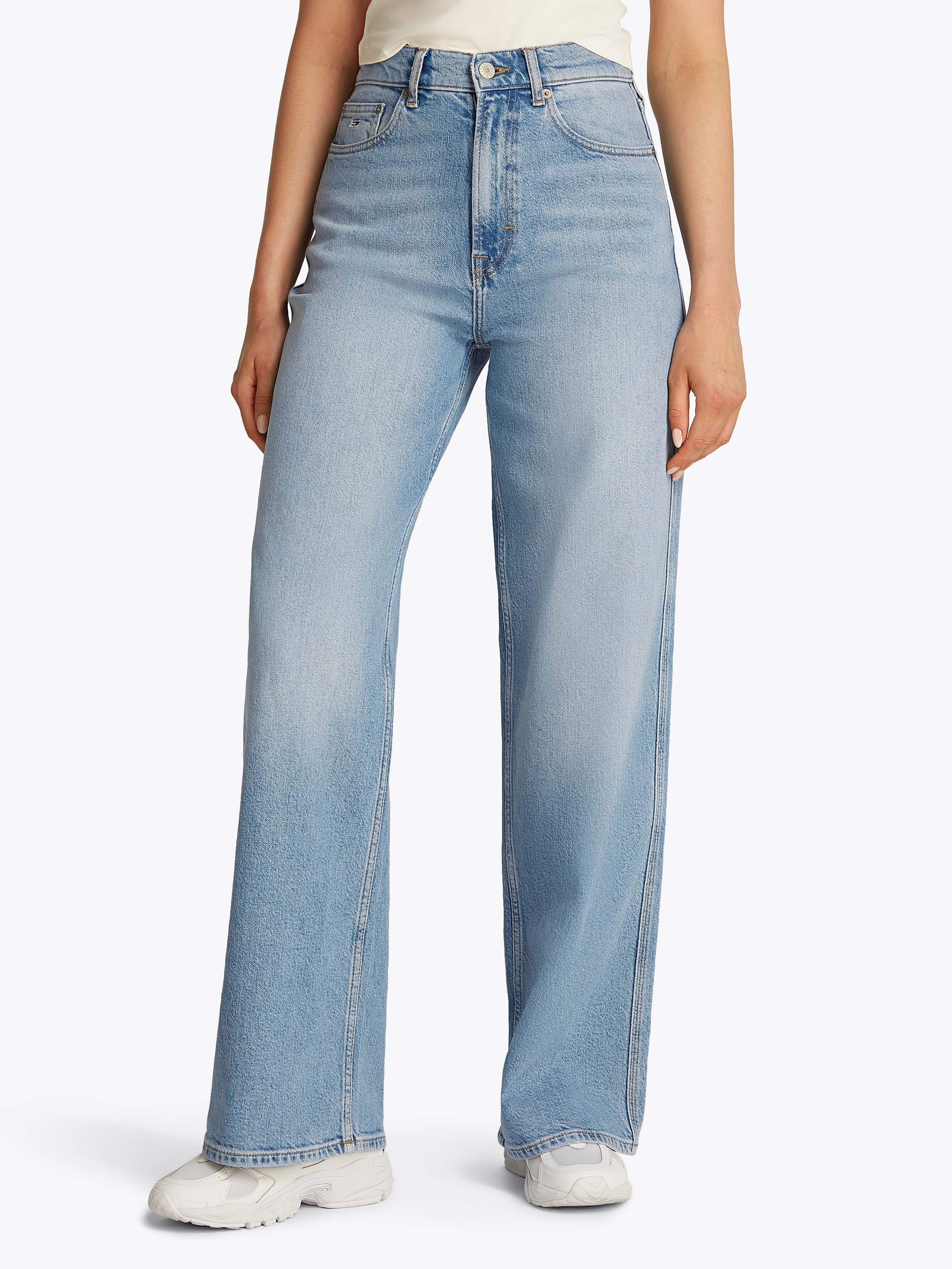 Tommy Jeans Weite Jeans »Claire High Rise«, mit Logo-Badge