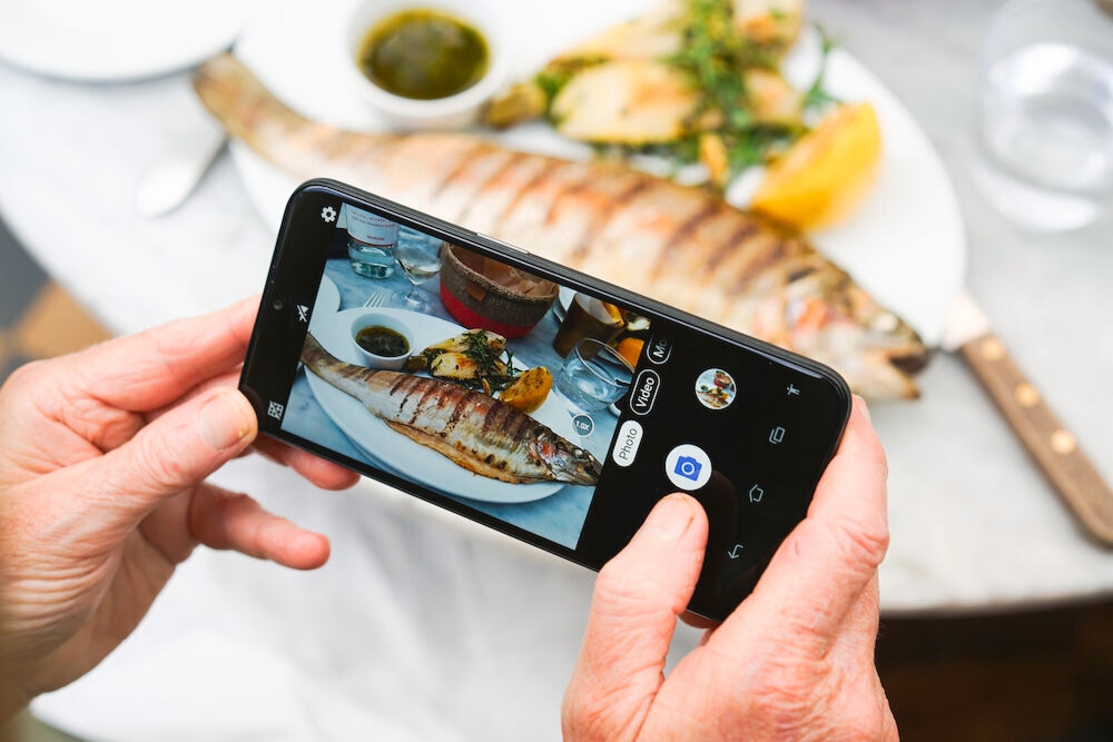 Doro Smartphone »8100«, Grau