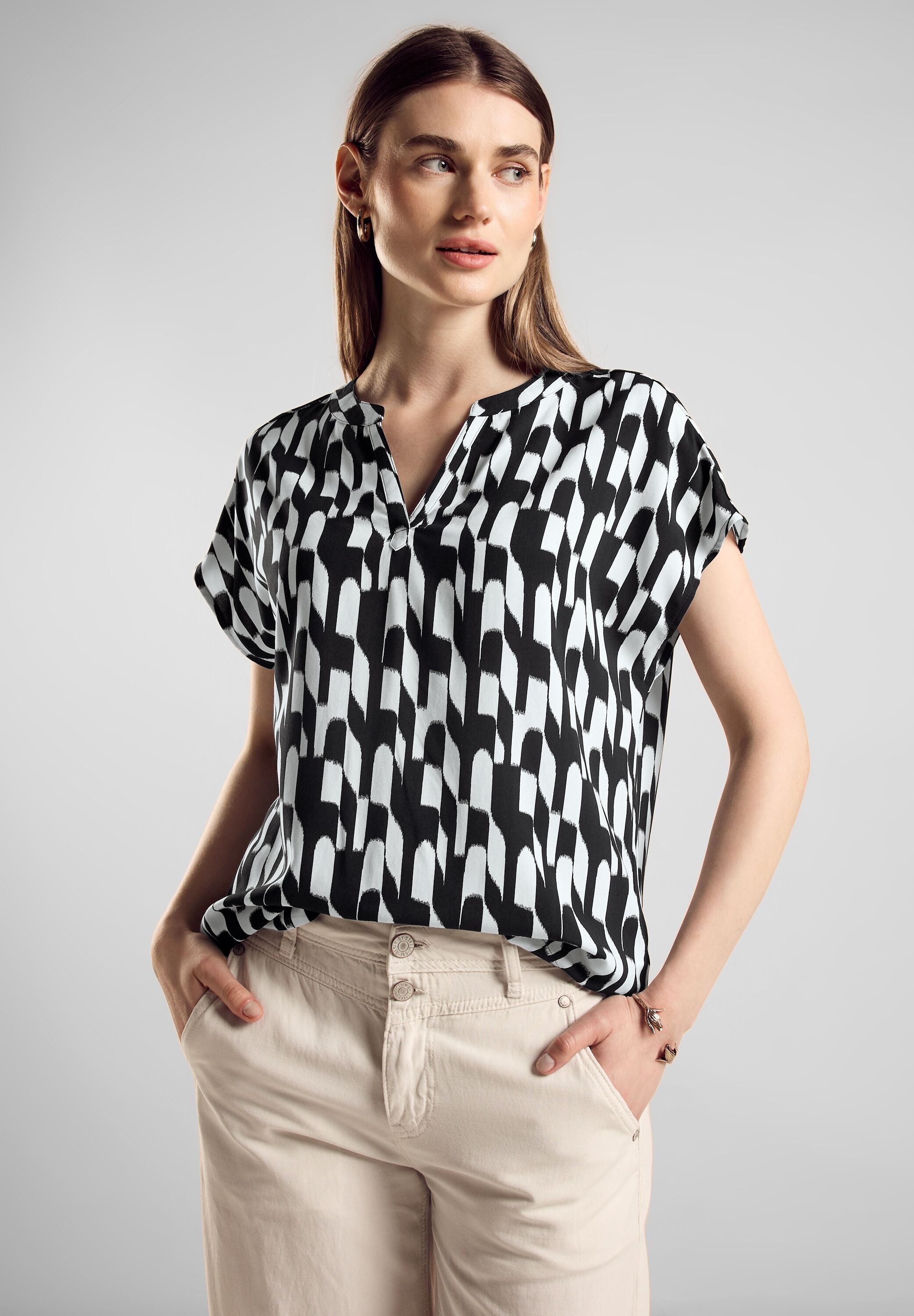 STREET ONE Druckbluse, mit grafischem Muster