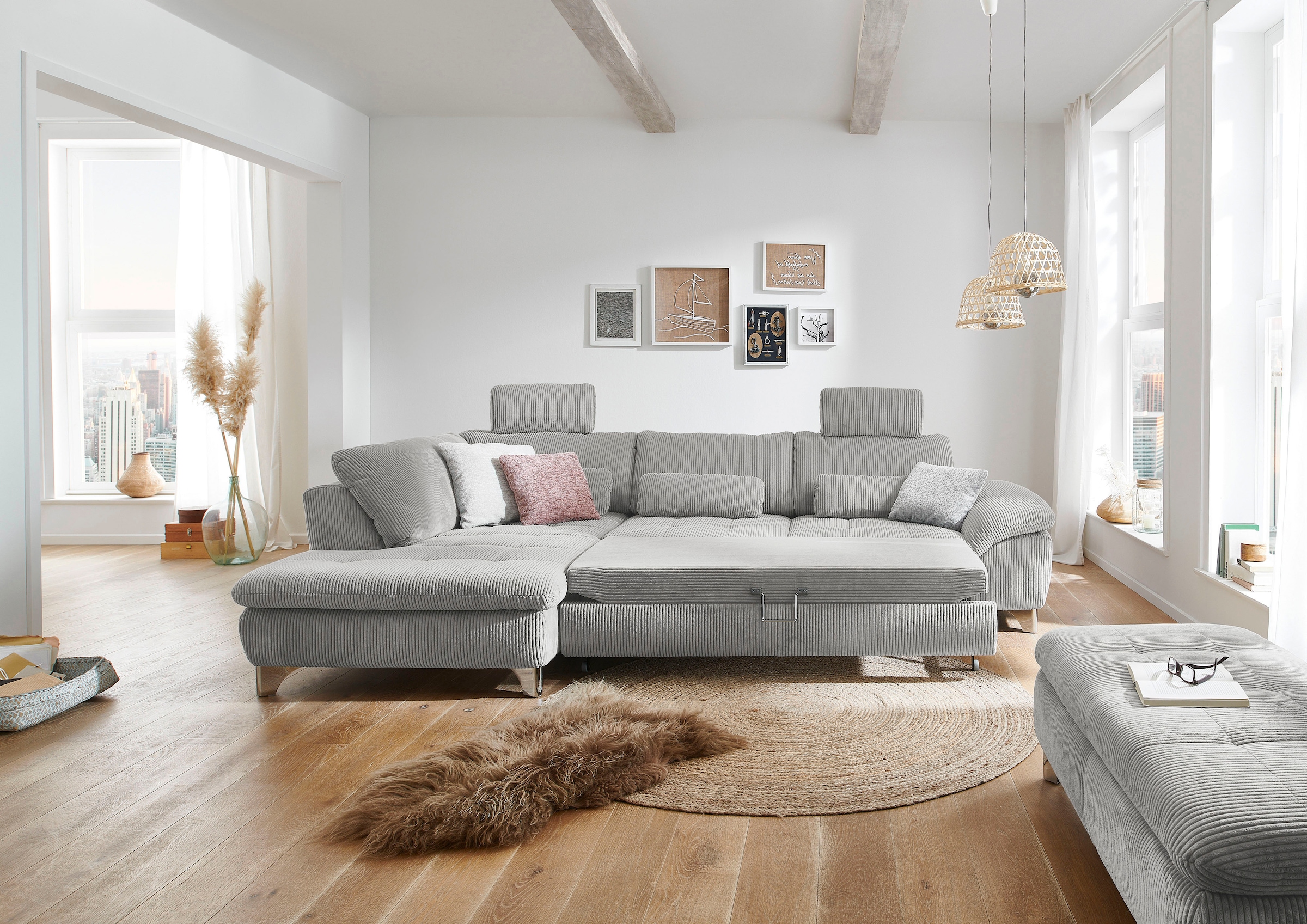 Die PlanBar Ecksofa »MP-IN14007 L-Form«, wahlweise mit Bettfunktion und verstellbaren Kopfstützen, in Cord