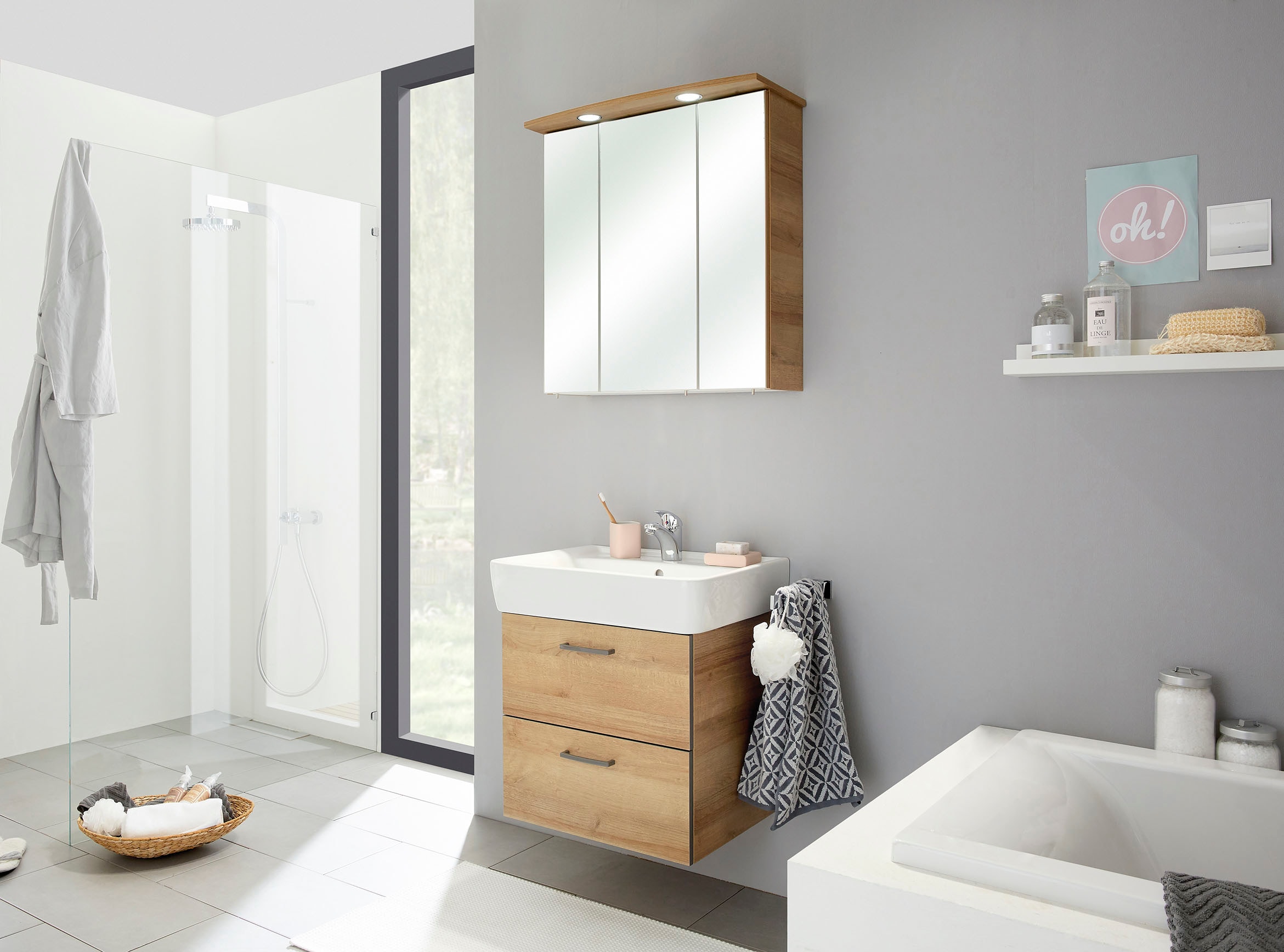 Saphir Spiegelschrank »Quickset 919 Badschrank, 3 Spiegeltüren, 6 Einlegeböden, 65 cm breit«, inkl. LED-Beleuchtung, Türdämpfer, Schalter-/Steckdosenkombination