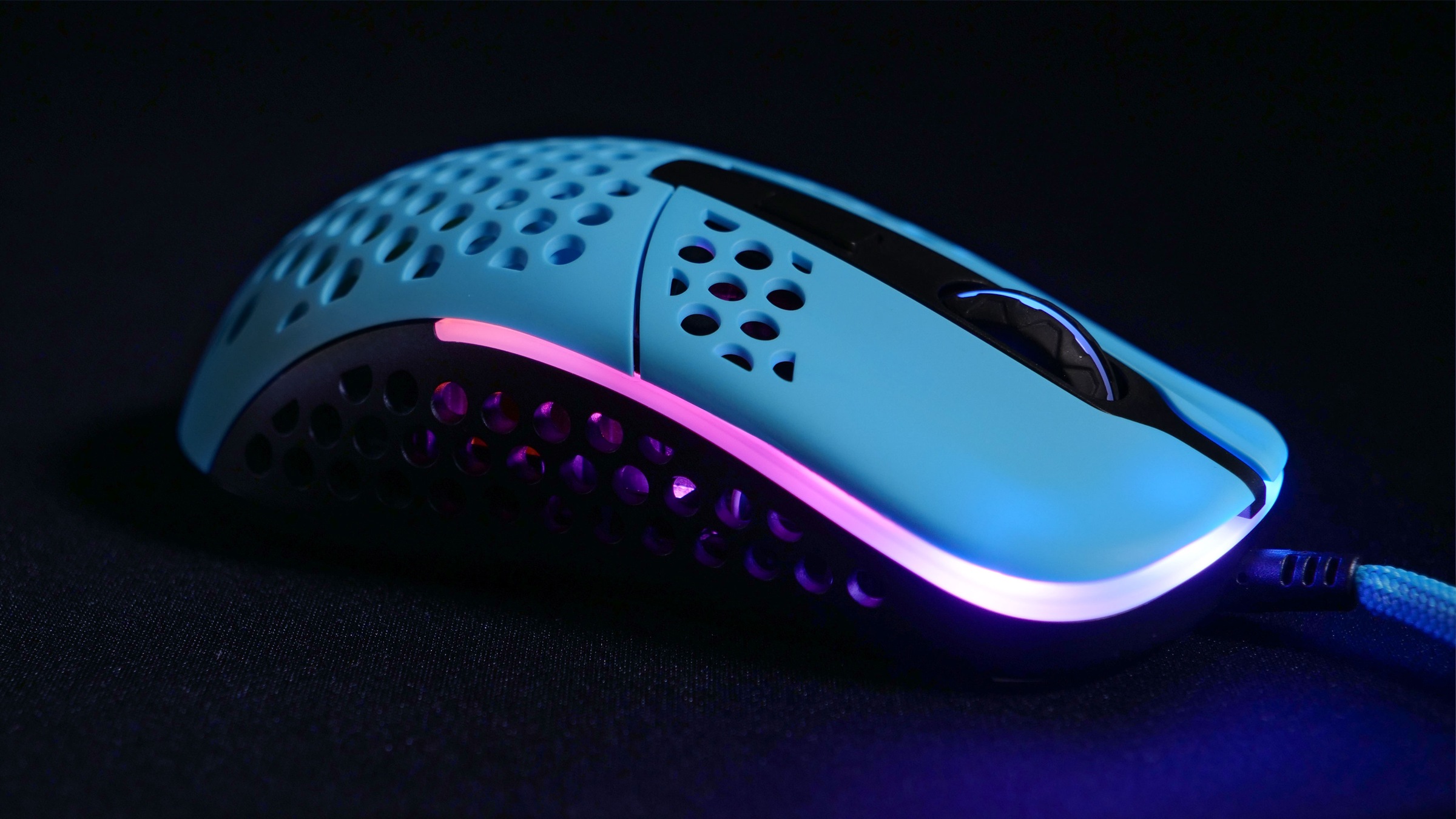 Cherry Xtrfy Gaming-Maus »M42 RGB«, kabelgebunden, ultraleichte Gaming-Maus