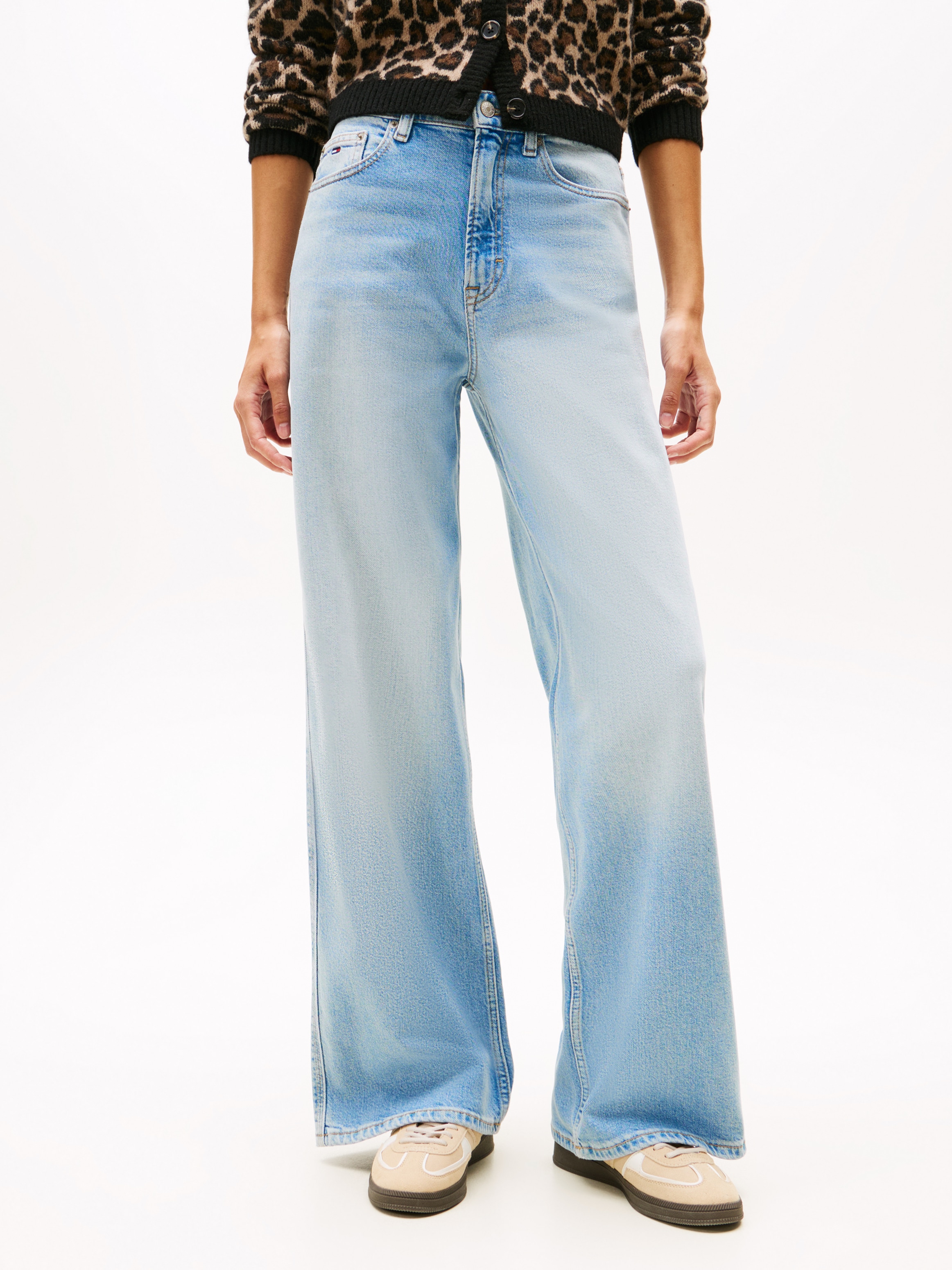 Tommy Jeans Weite Jeans »Claire High Rise«, mit Logo-Badge